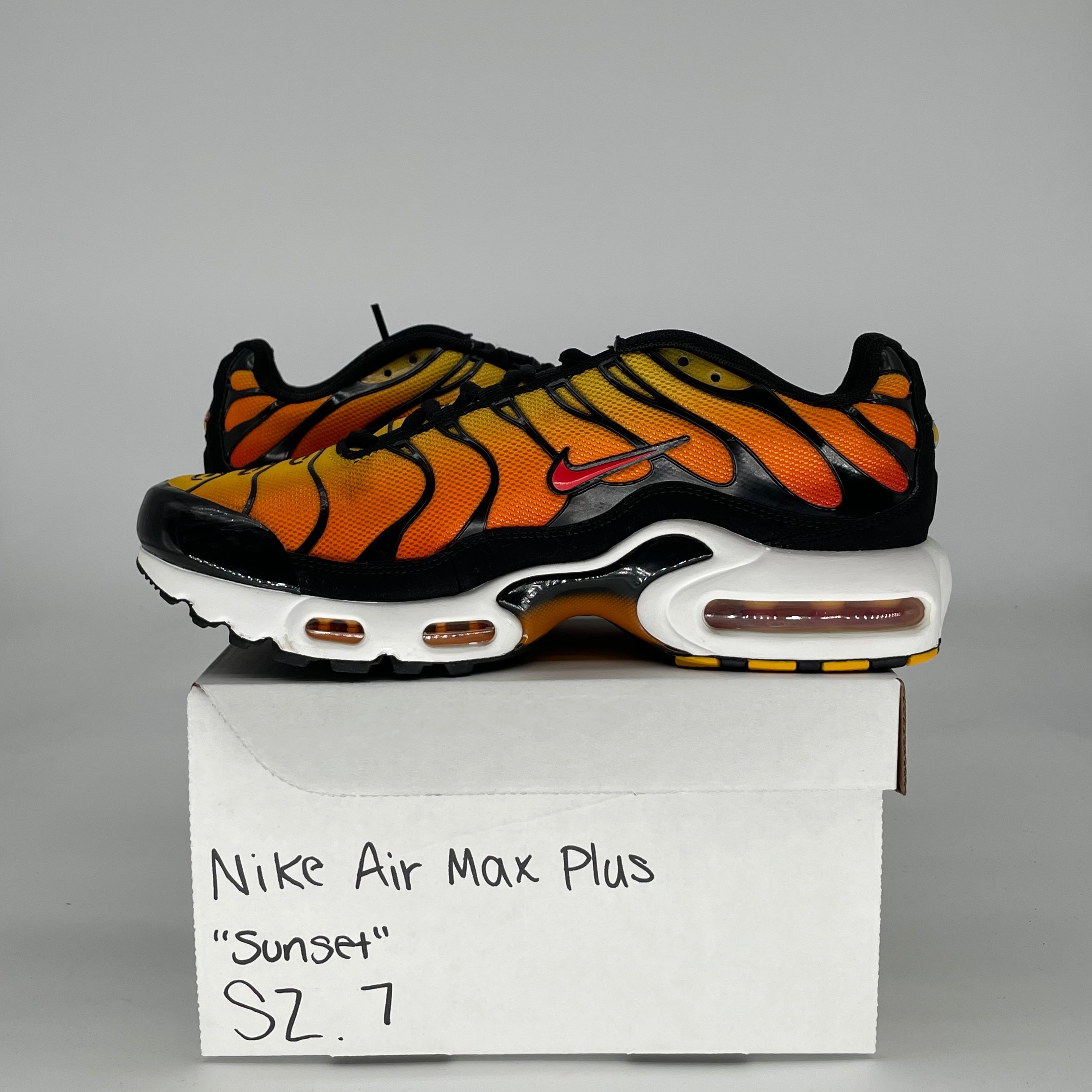 NIKE AIR MAX PLUS SUNSET CD0609-029 SIZE 7/8.5W