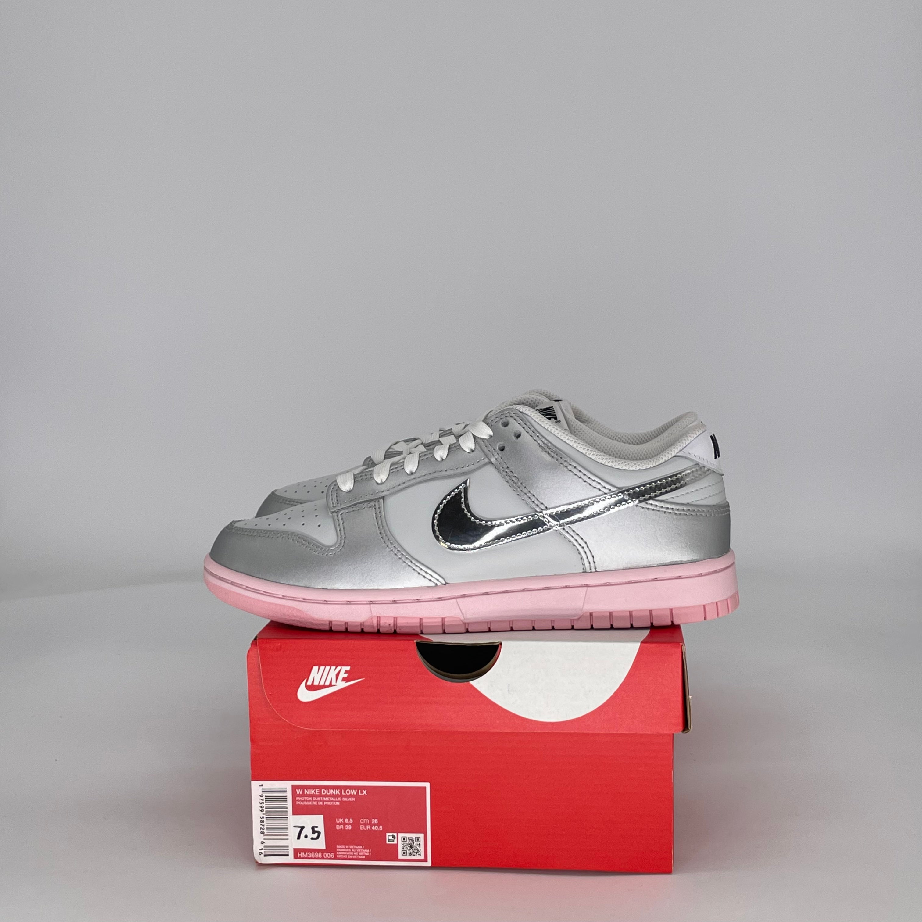 NIKE DUNK LOW LX METALLIC SILVER PINK FOAM HM3698-006 SIZE 7.5/9W MENS