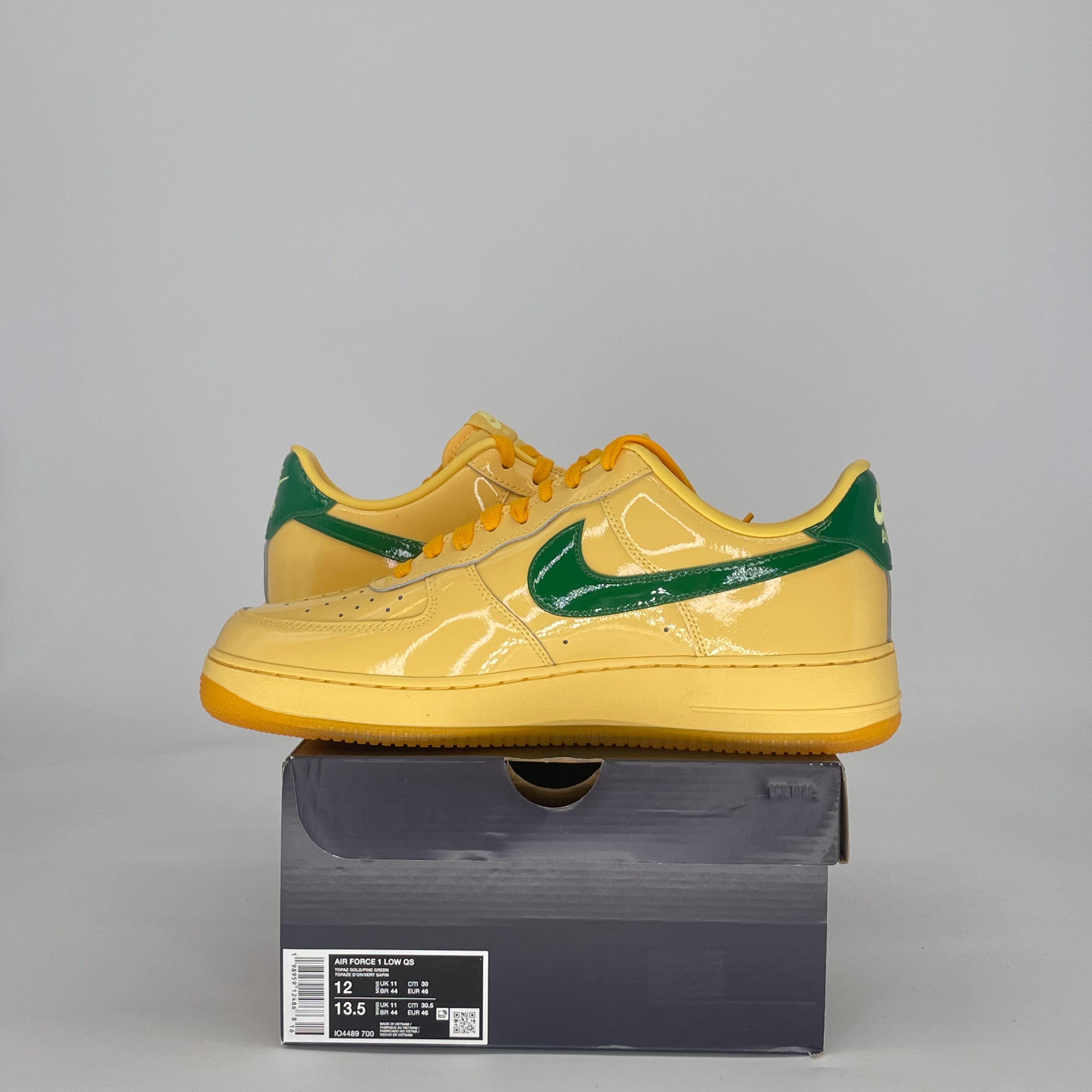 NIKE AIR FORCE 1 LOW PATENT LEATHER TOPAZ GOLD PINE GREEN IO4489-700 SIZE 12/13.5W