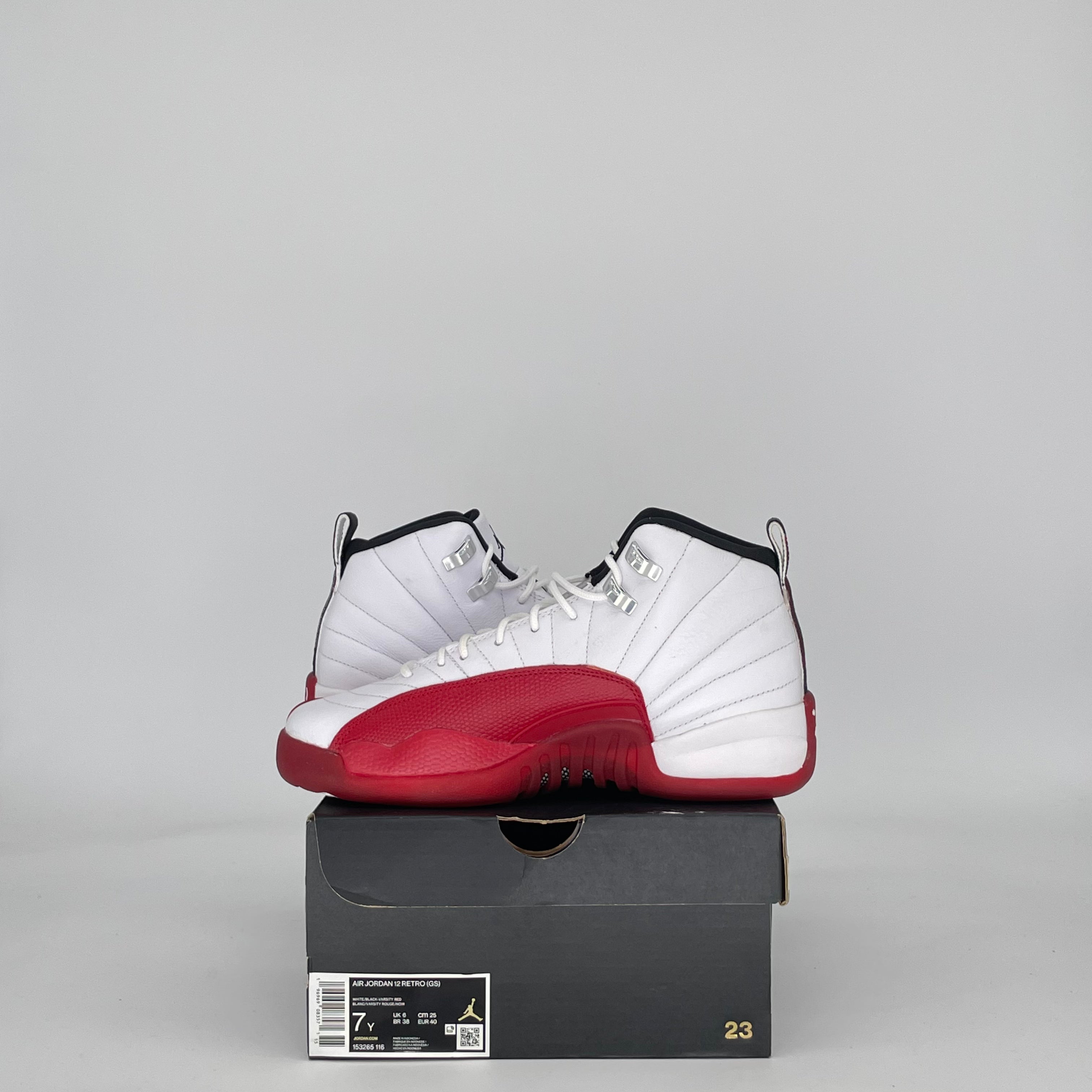 AIR JORDAN 12 CHERRY 153265-116 SIZE 7/8.5W GS