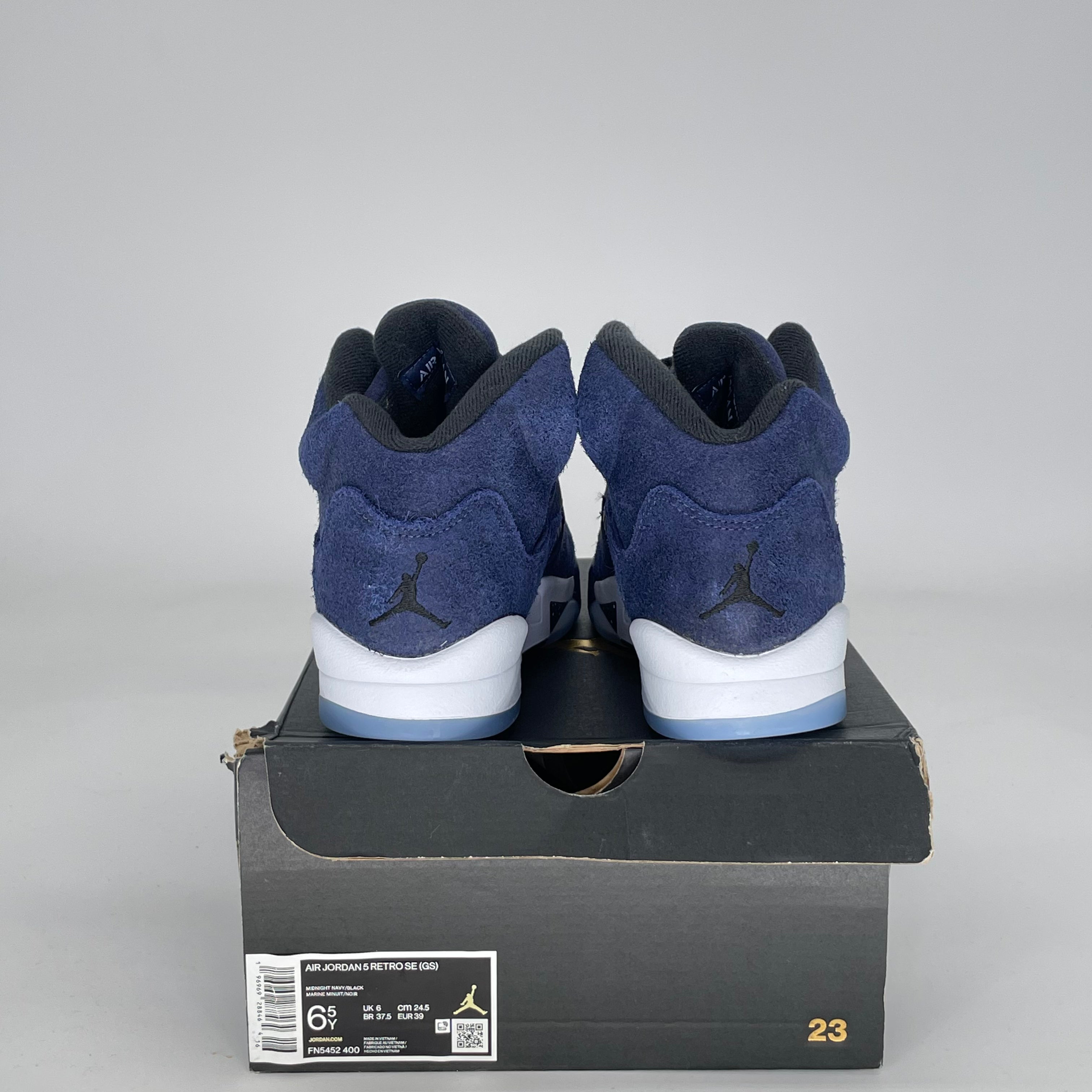 AIR JORDAN 5 GEORGETOWN FN5452-400 SIZE 6.5/8W GS