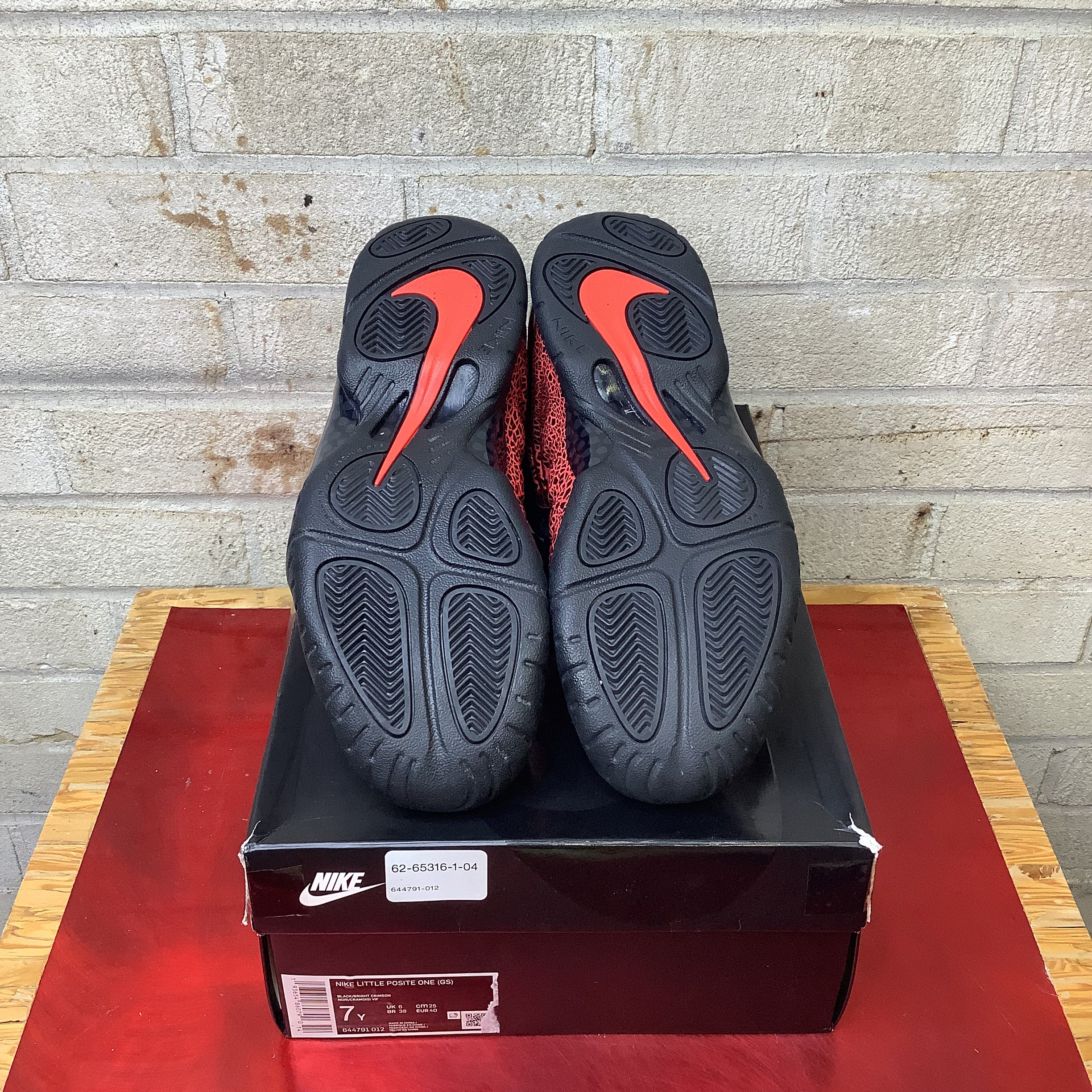 NIKE AIR FOAMPOSITE CRACKED LAVA 644791-012 SIZE 7/8.5W