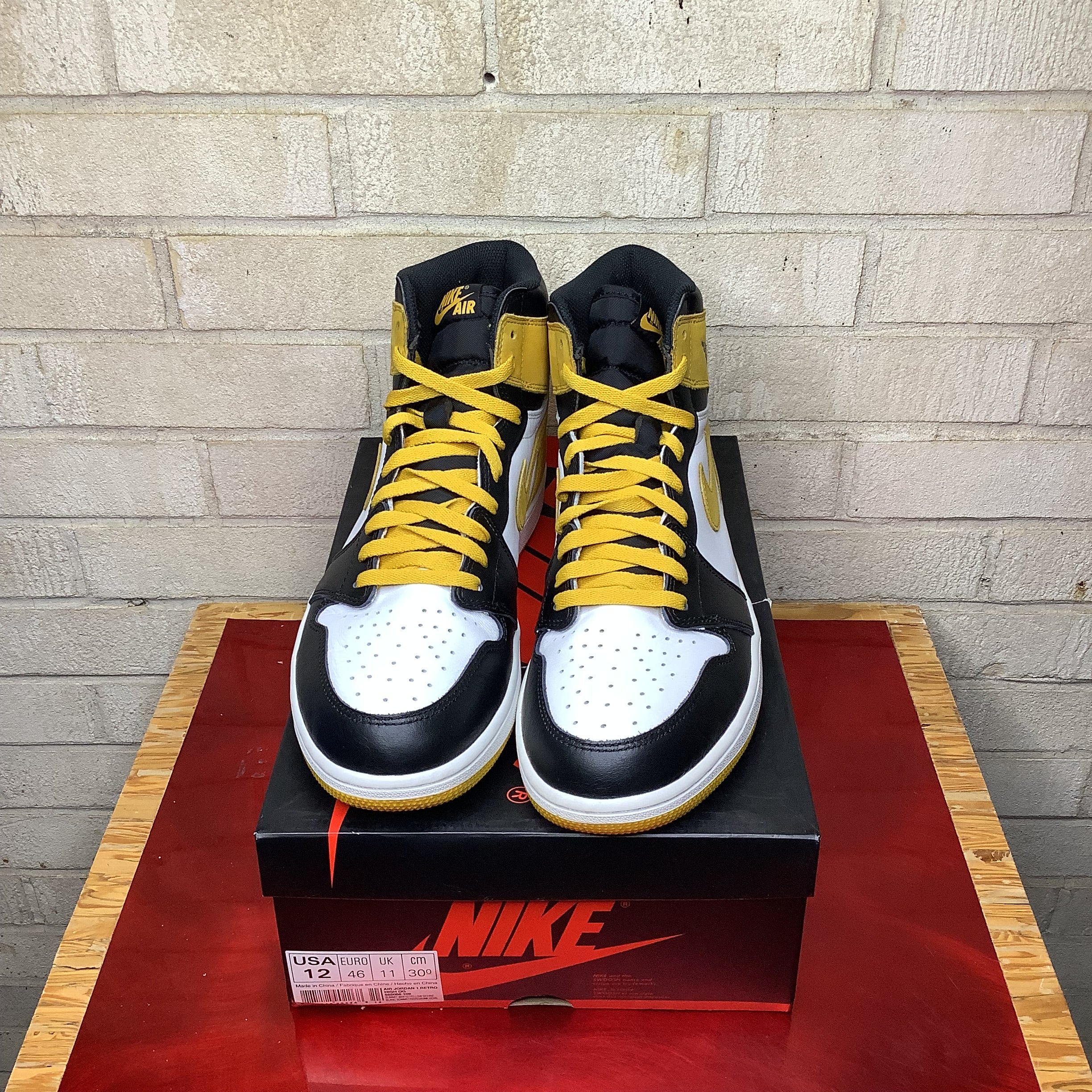 AIR JORDAN 1 YELLOW OCHRE SIZE 12/13.5W 555088-109