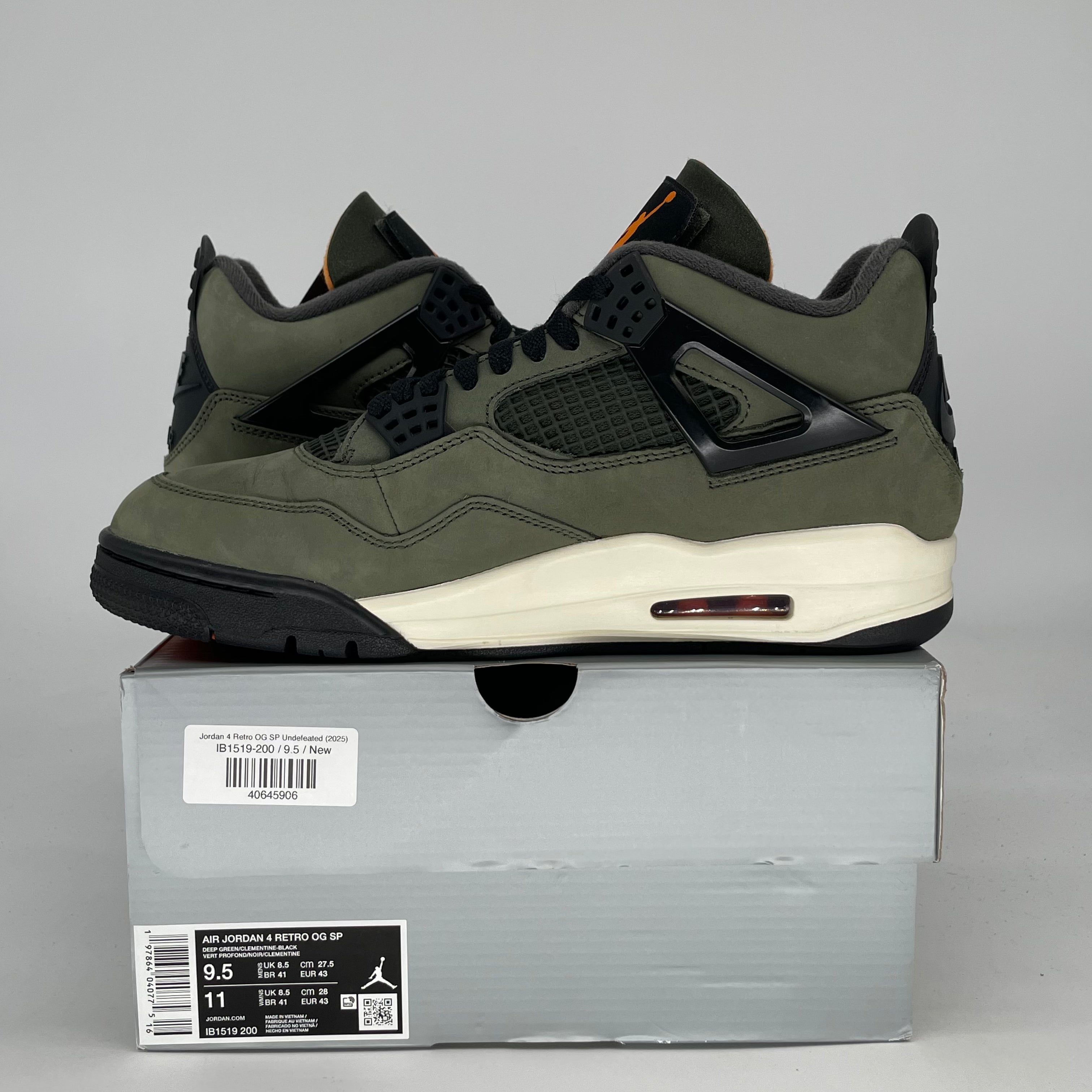 AIR JORDAN 4 UNDEFEATED 2025 IB1519-200 SIZE 9.5/11W