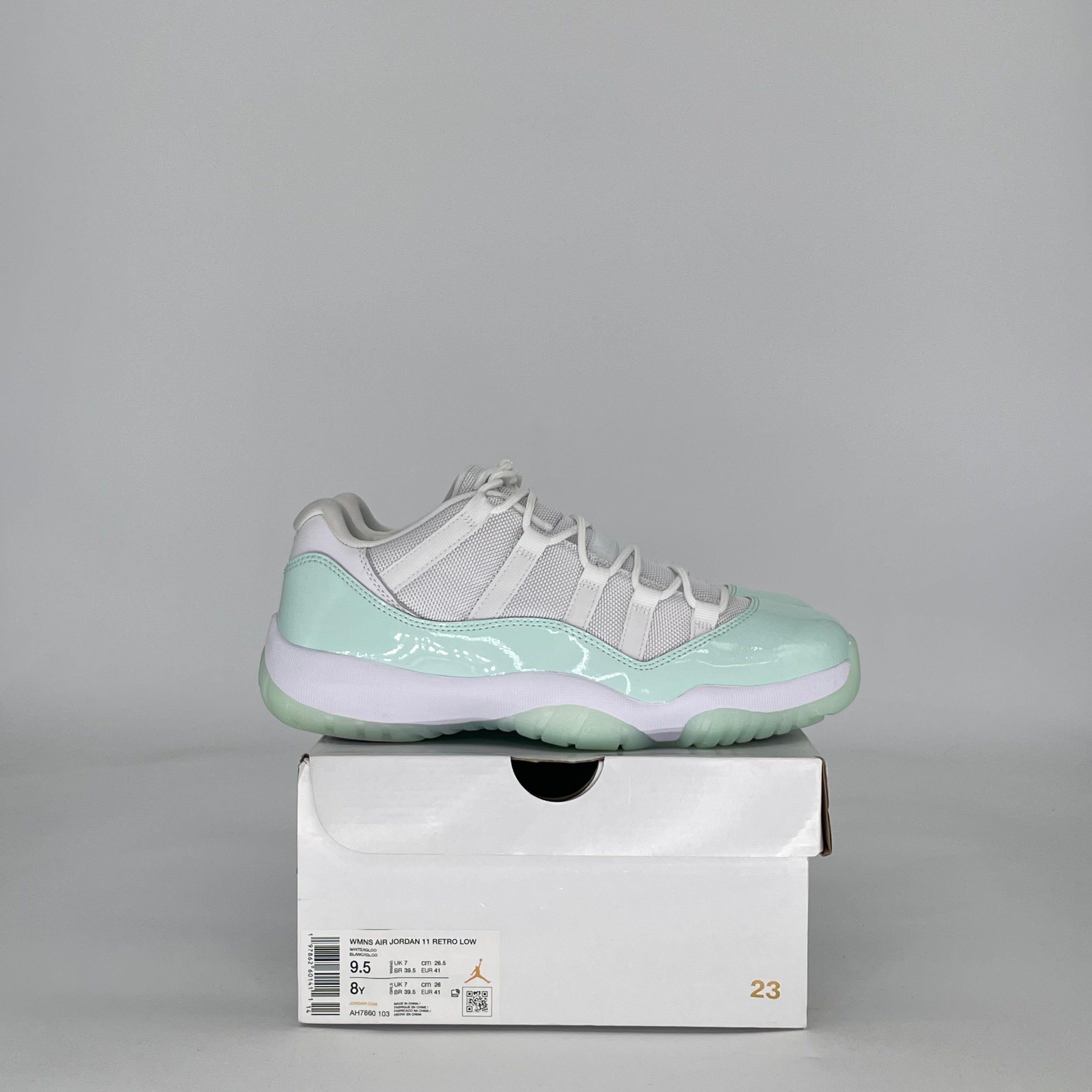 AIR JORDAN 11 LOW IGLOO AH7860-103 SIZE 8/9.5W
