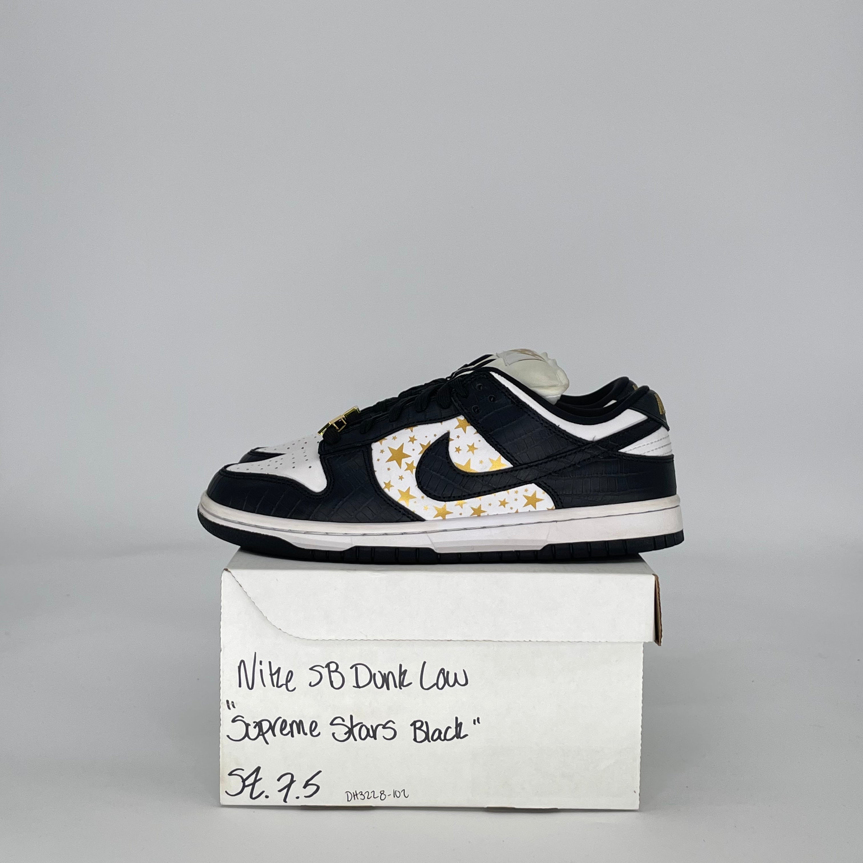 NIKE SB DUNK LOW SUPREME STARS BLACK (2021) DH3228-102 SIZE 7.5/9W MENS GS