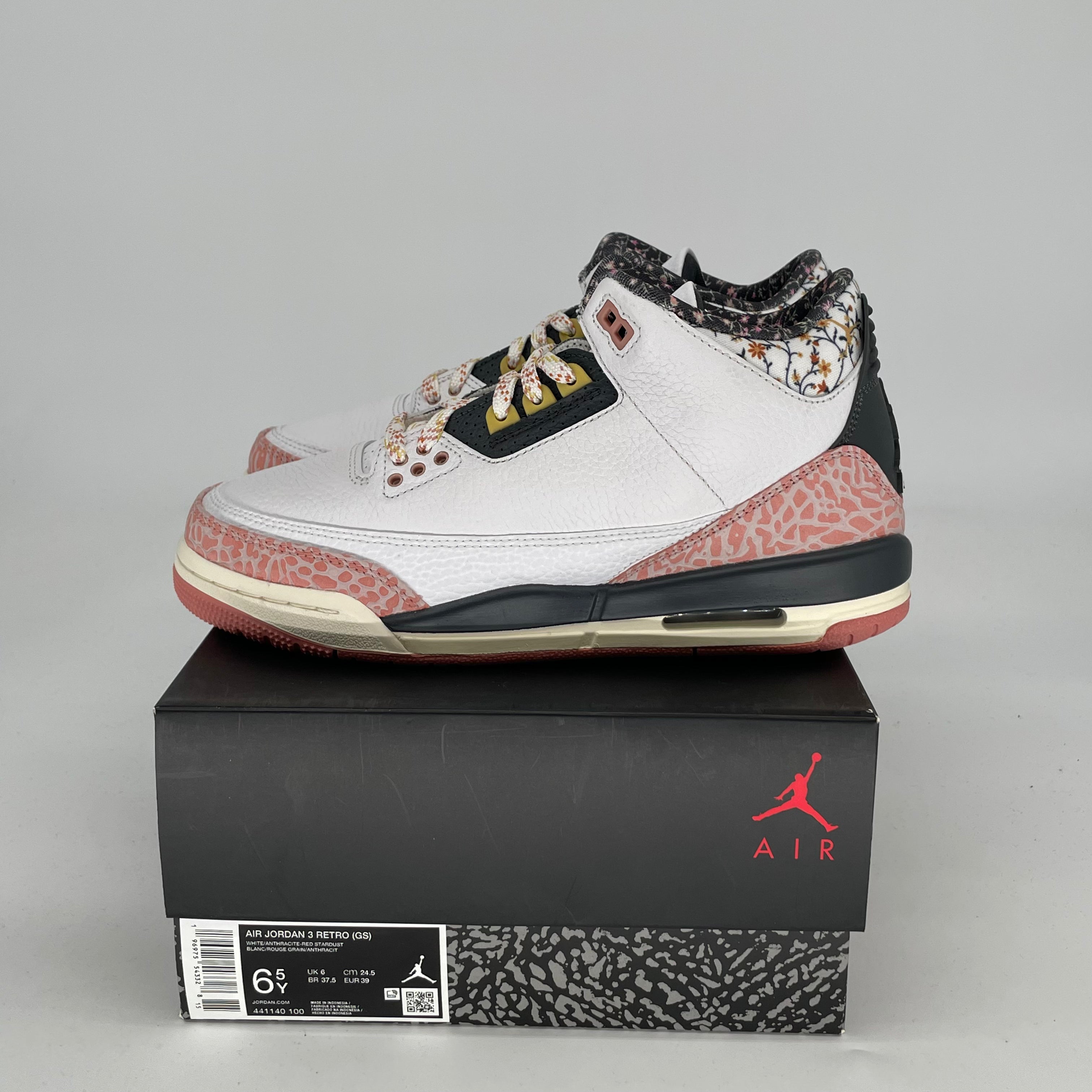 AIR JORDAN 3 VINTAGE FLORAL SIZE 6.5/8W 441140-100