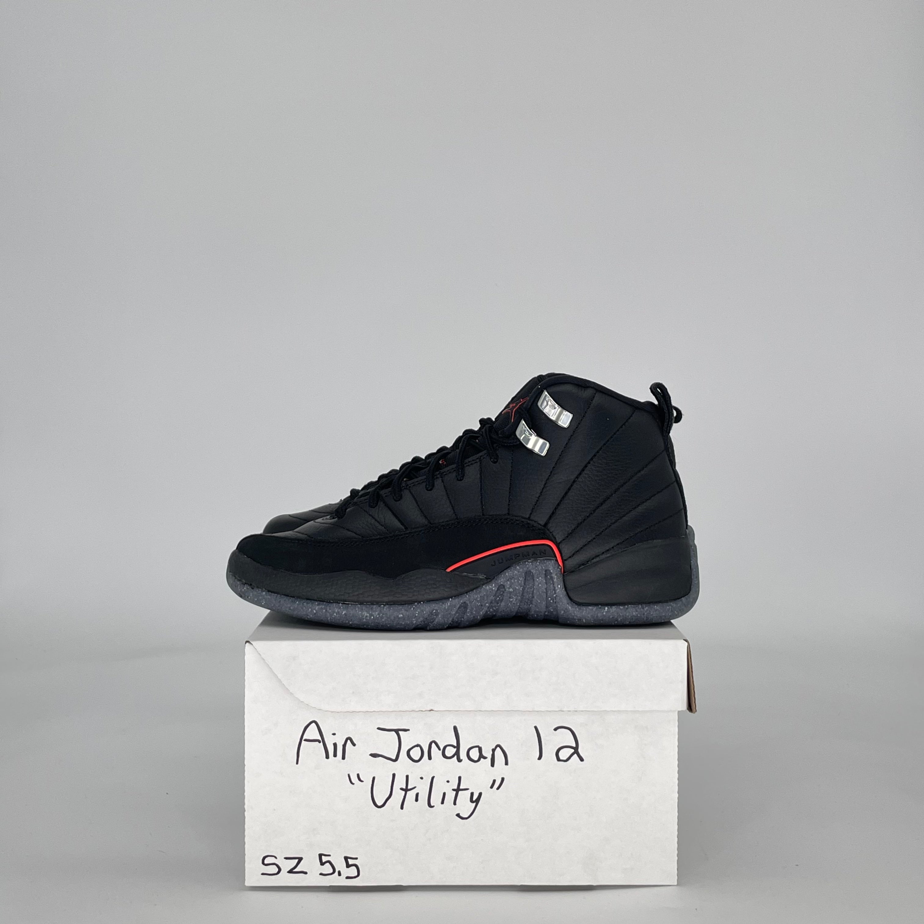 AIR JORDAN 12 UTILITY DM5204-006 SIZE 5.5/7W GS