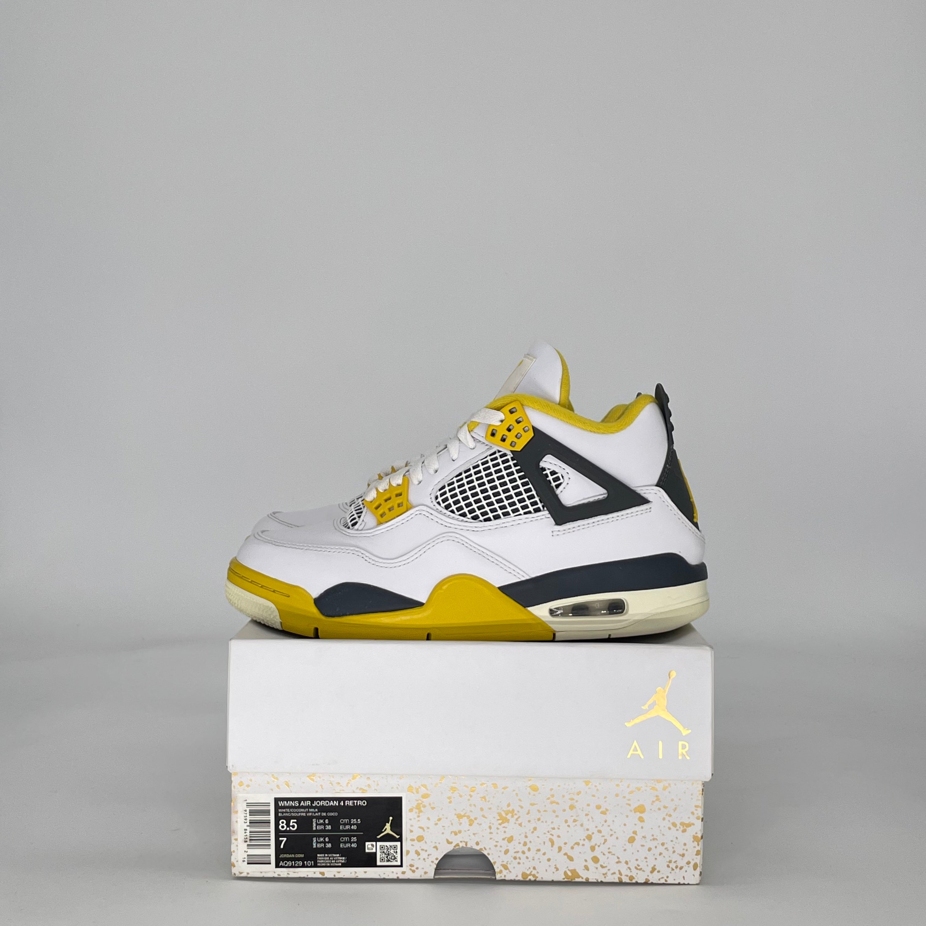 AIR JORDAN 4 VIVID SULFUR AQ9129-101 SIZE 7/8.5W GS