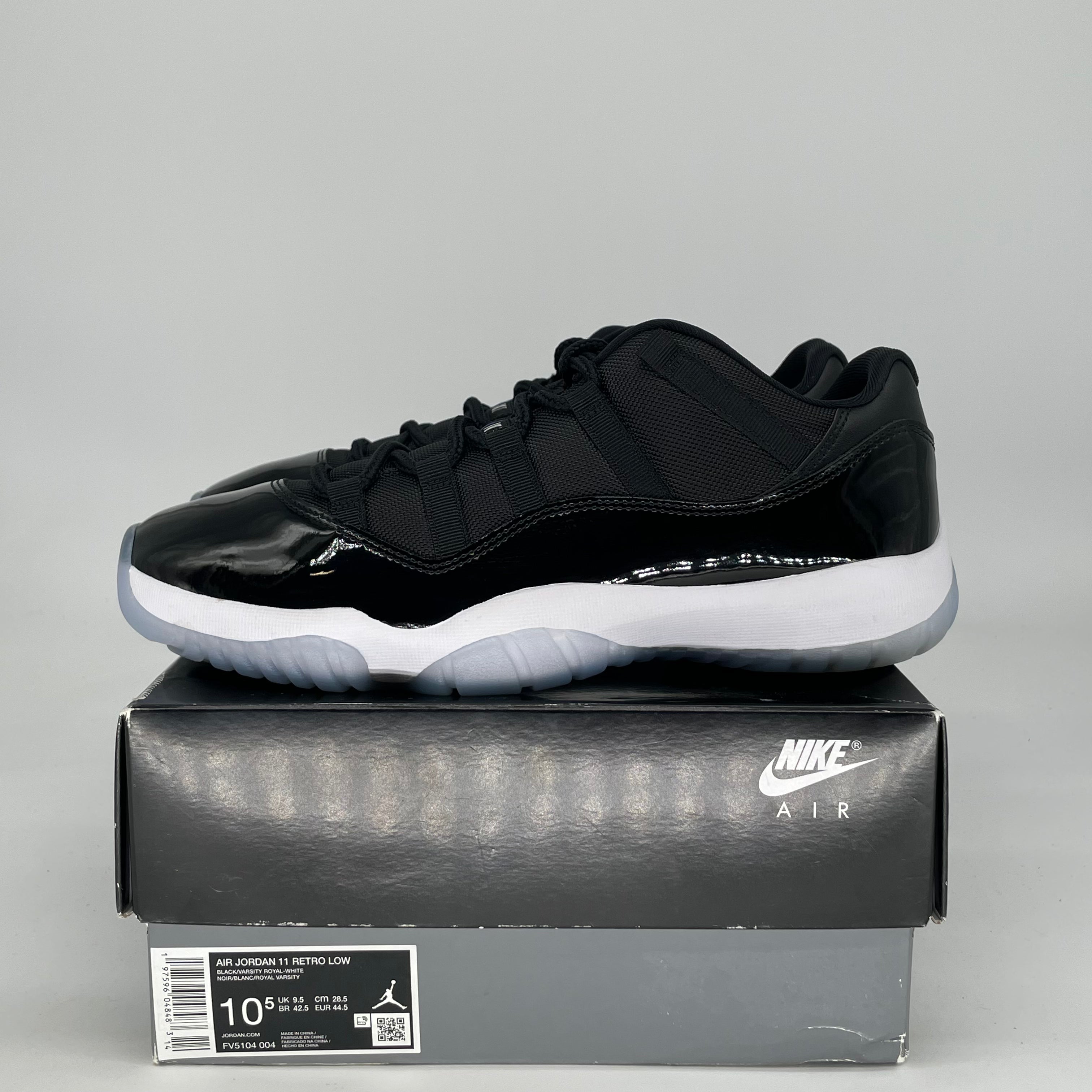 AIR JORDAN 11 LOW SPACE JAM FV5104-004 SIZE 10.5/12W