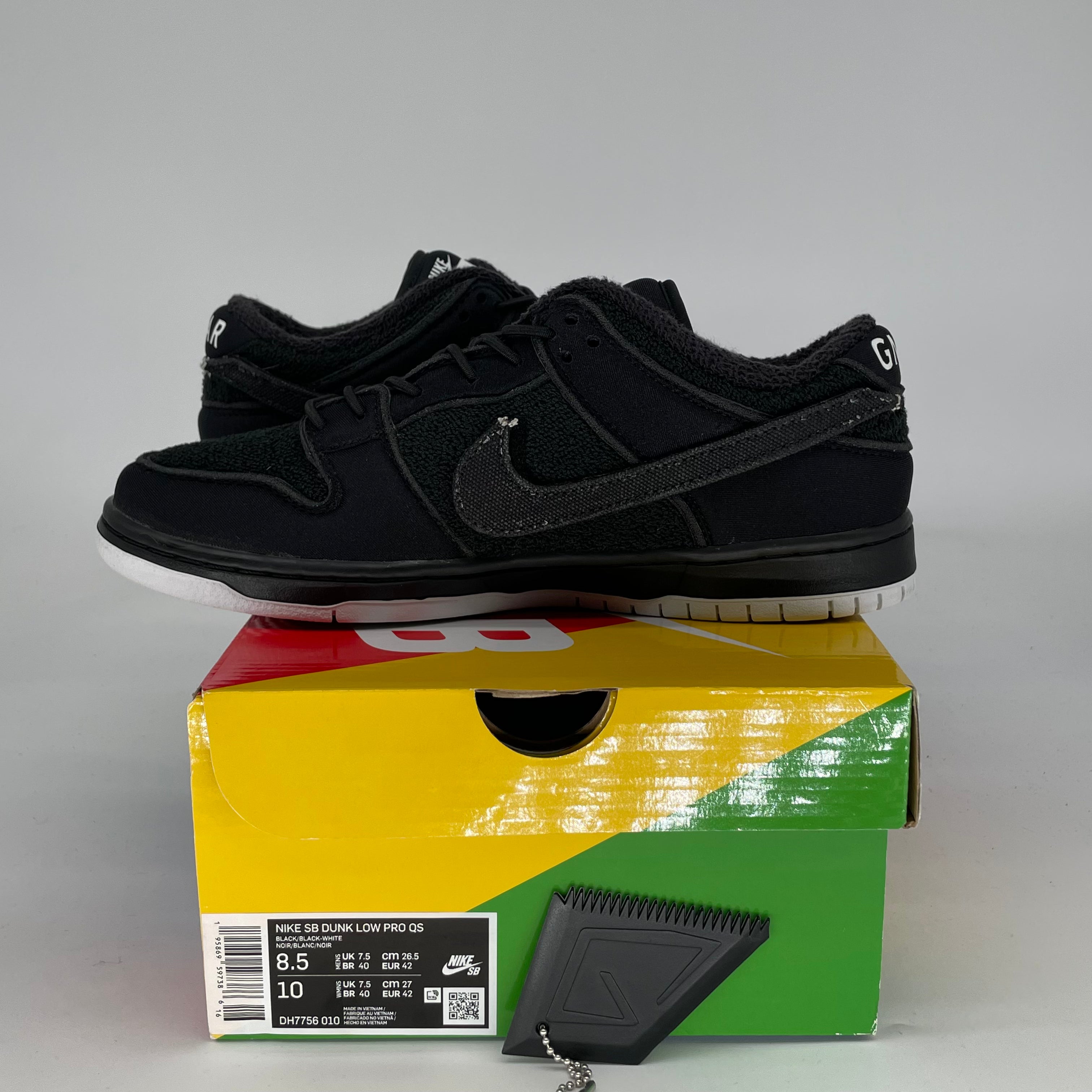 NIKE SB DUNK LOW GNARHUNTERS DH7756-010 SIZE 8.5/10W