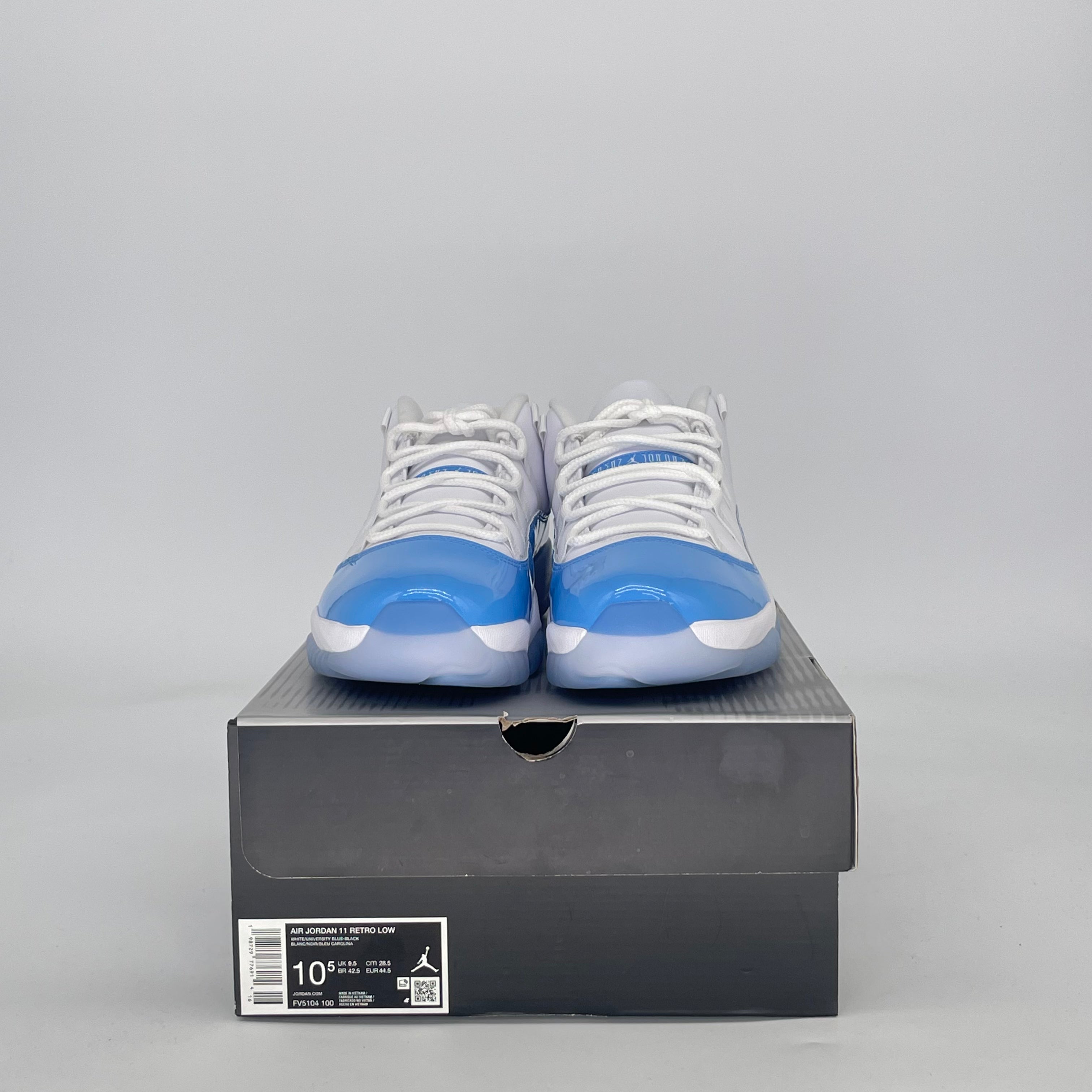 AIR JORDAN 11 LOW UNIVERSITY BLUE FV5104-100 SIZE 10.5/12W