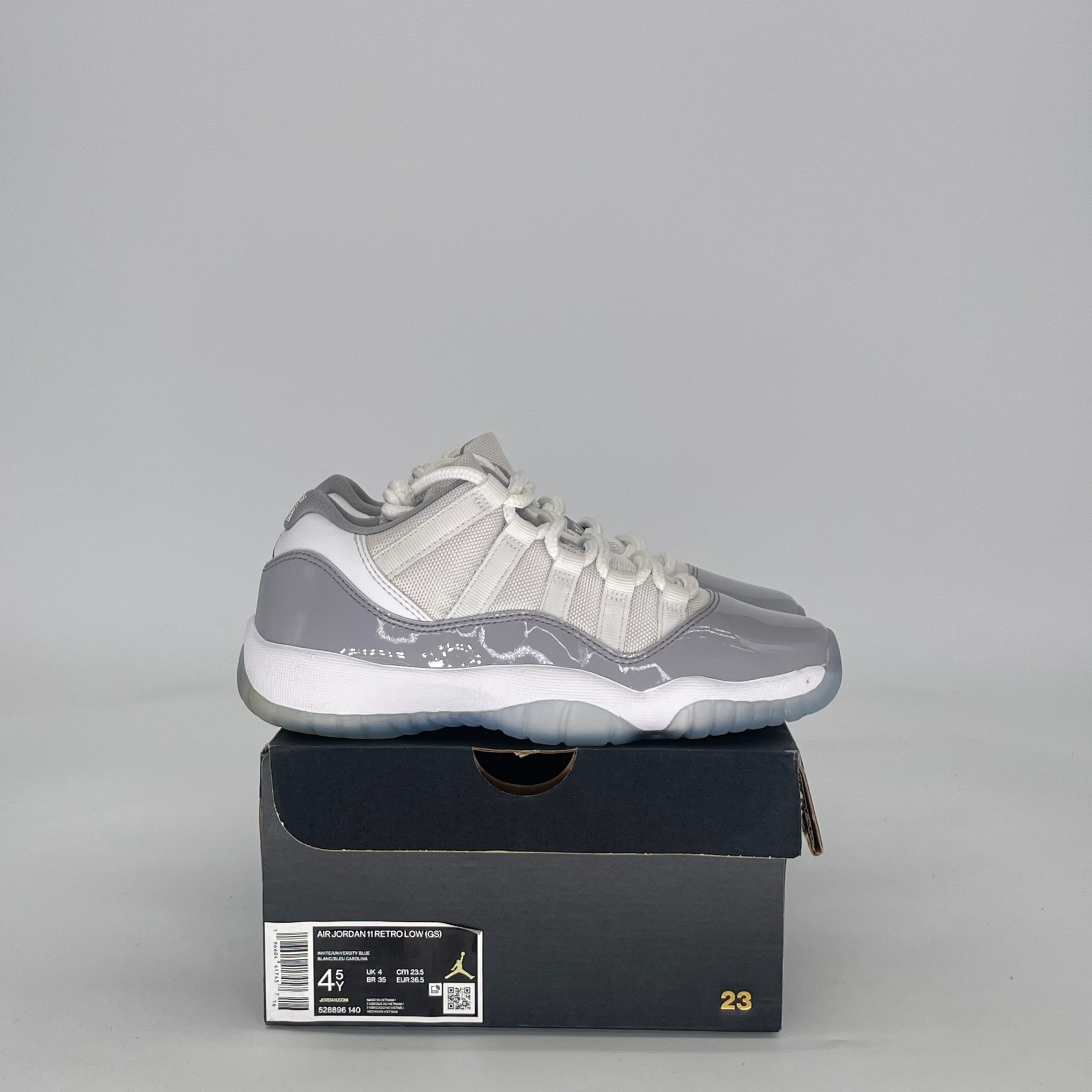AIR JORDAN 11 LOW CEMENT GREY 528896-140 SIZE 4.5/6W GS