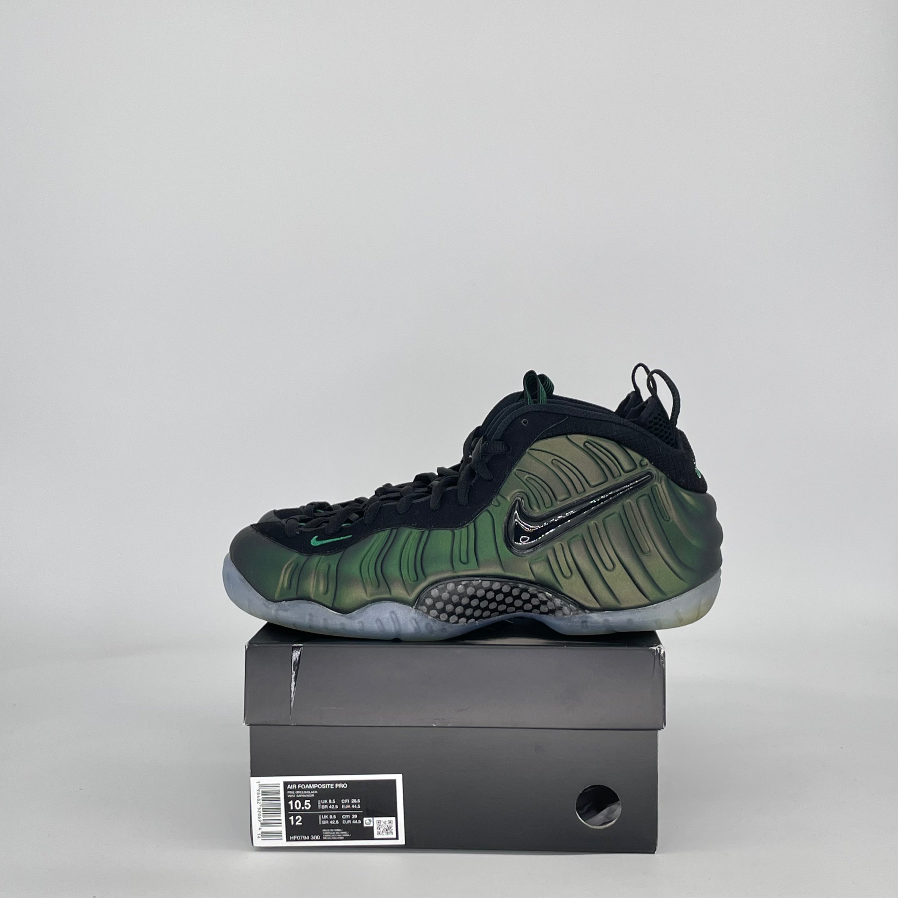 NIKE AIR FOAMPOSITE PRO PINE GREEN HF0794-300 SIZE 10.5/12W