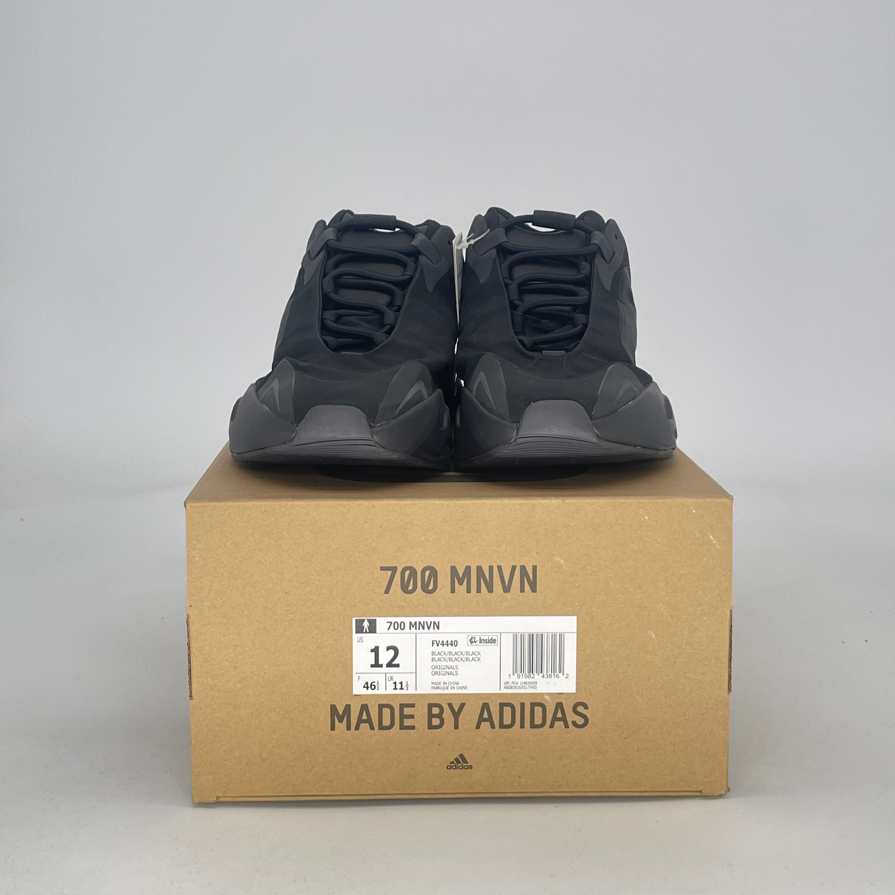 ADIDAS YEEZY BOOST 700 TRIPLE BLACK FV4440 SIZE 12/13.5W
