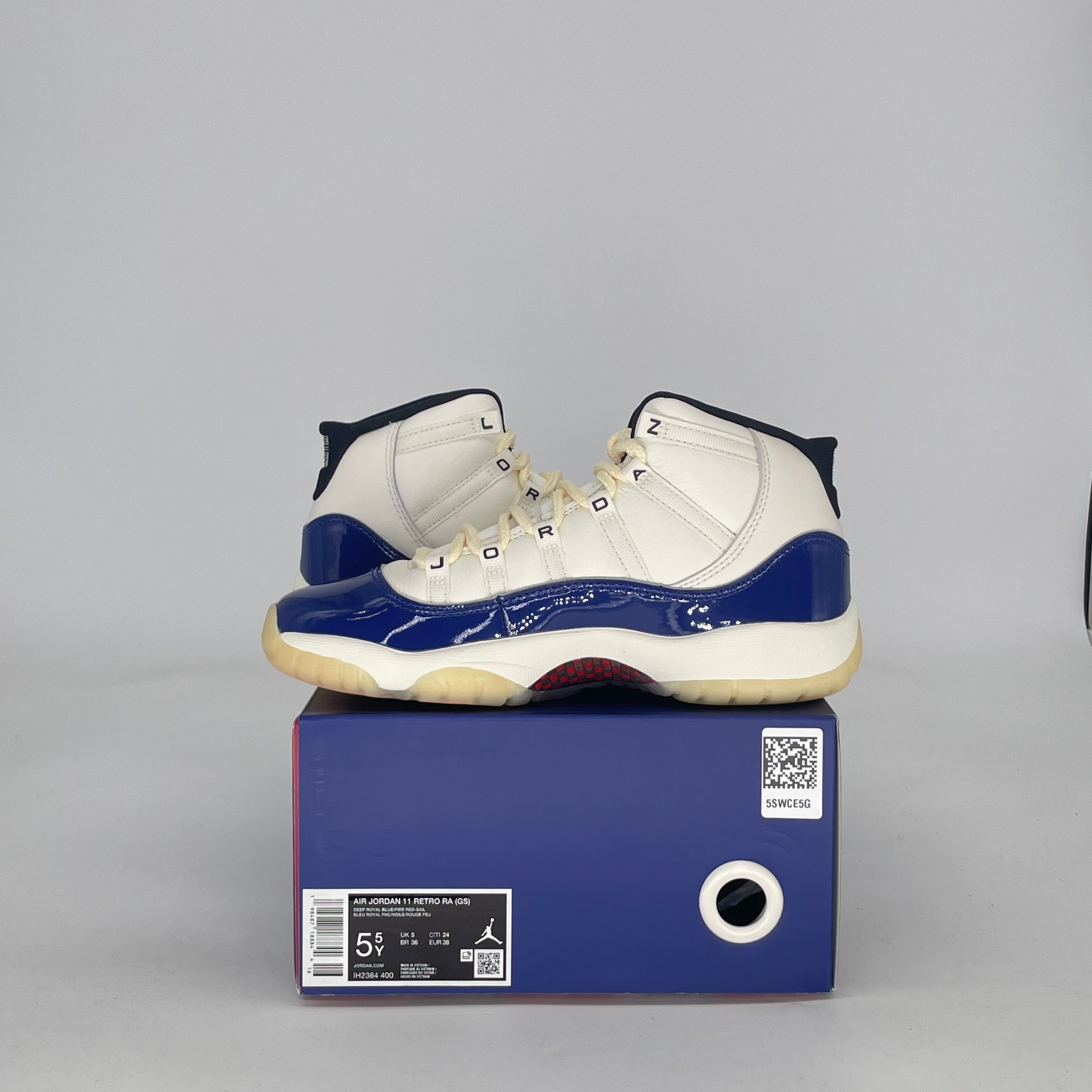 AIR JORDAN 11 RARE AIR IH2364-400 SIZE 5.5/7W GS