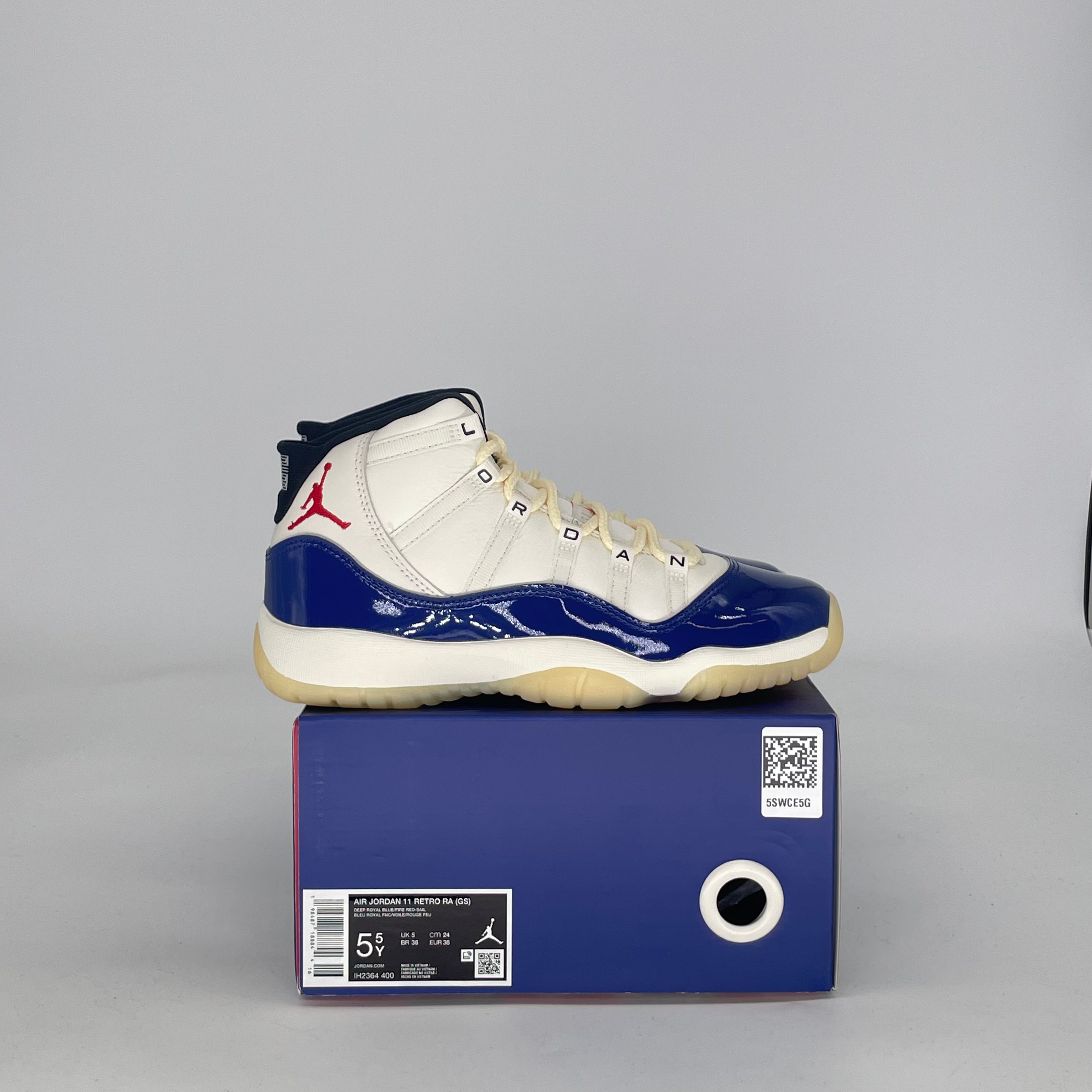 AIR JORDAN 11 RARE AIR IH2364-400 SIZE 5.5/7W GS