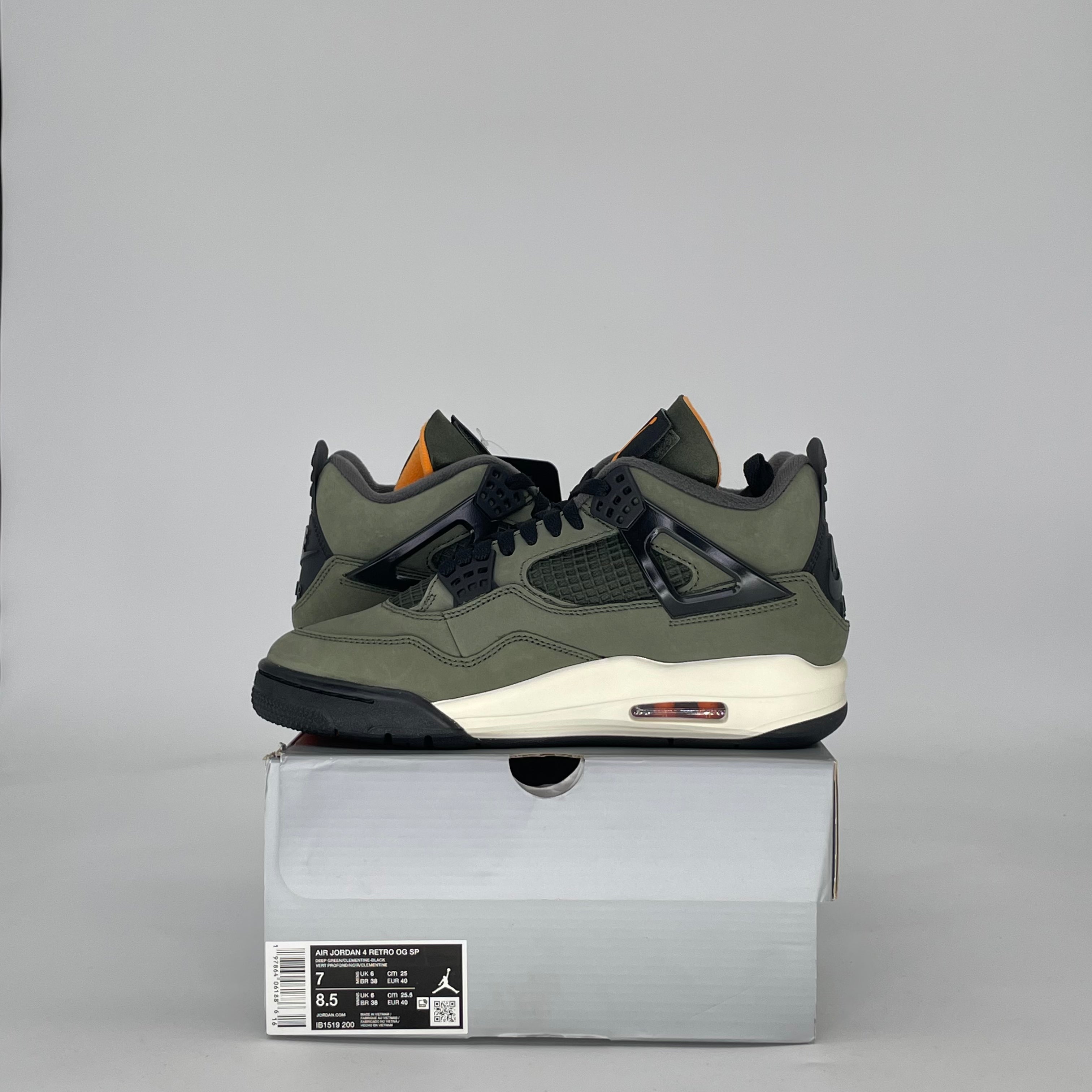 AIR JORDAN 4 UNDEFEATED IB1519-200 SIZE 7/8.5W GS