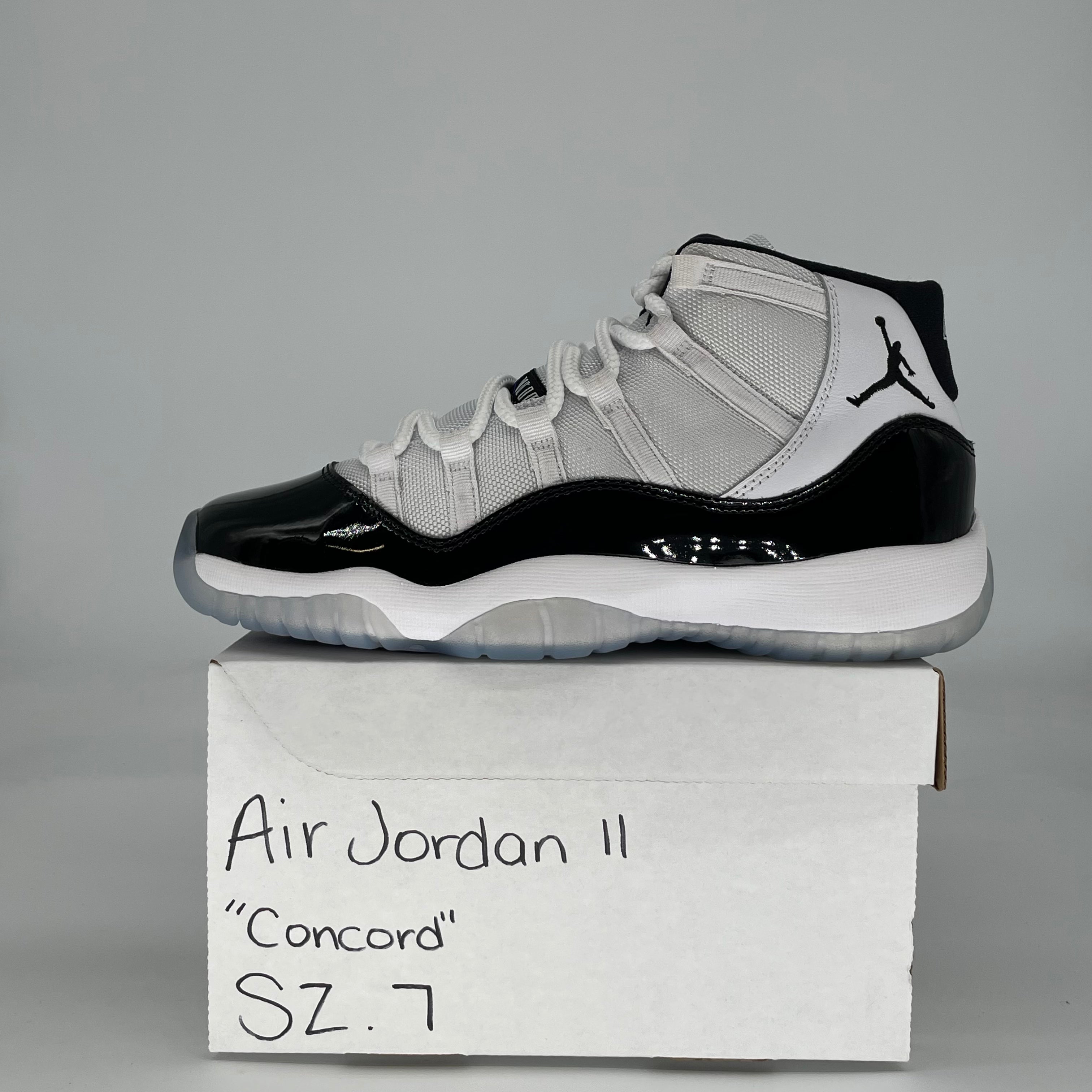 AIR JORDAN 11 CONCORD 378038-100 SIZE 7/8.5W