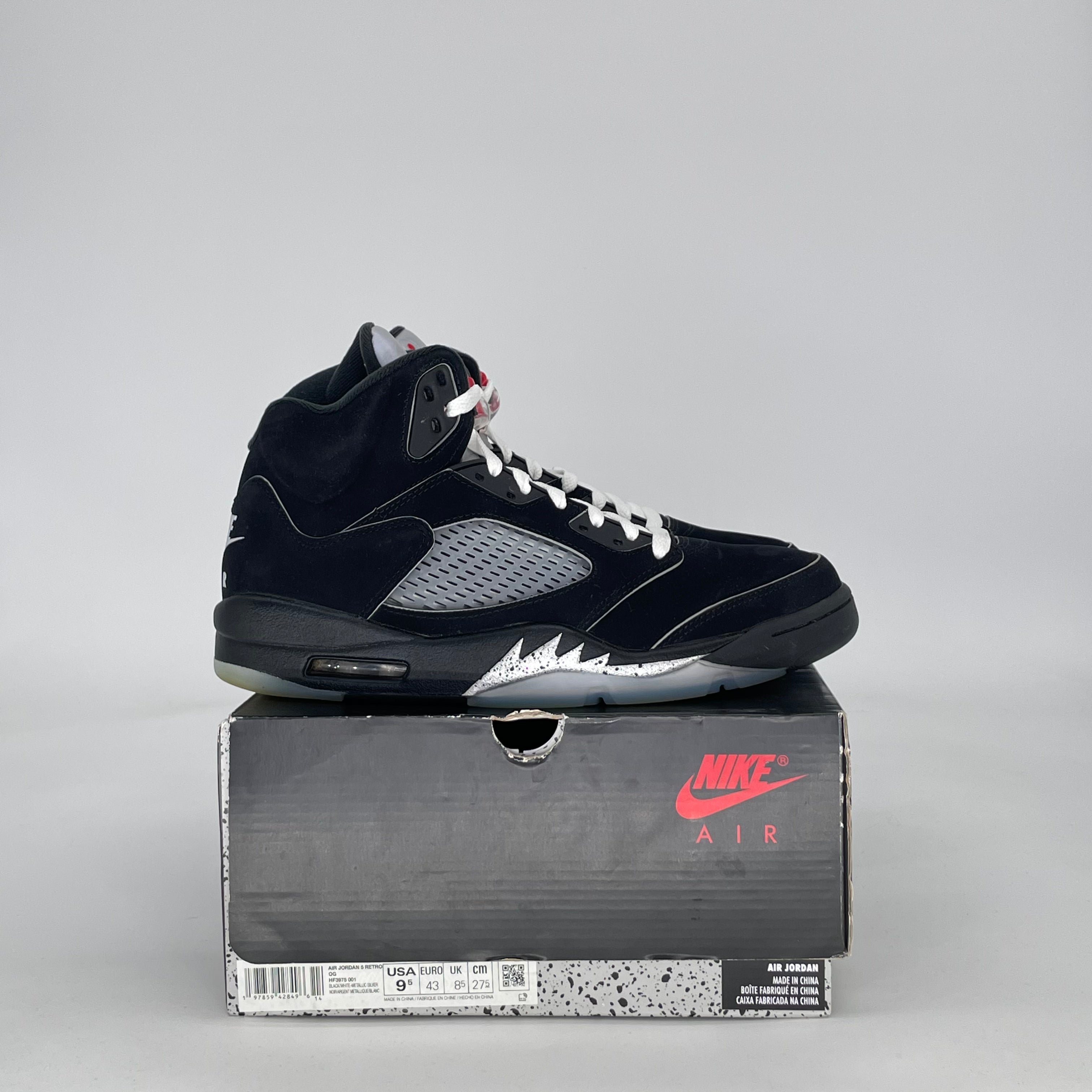 AIR JORDAN 5 BLACK METALLIC REIMAGINED HF3975-001 SIZE 9.5/11W