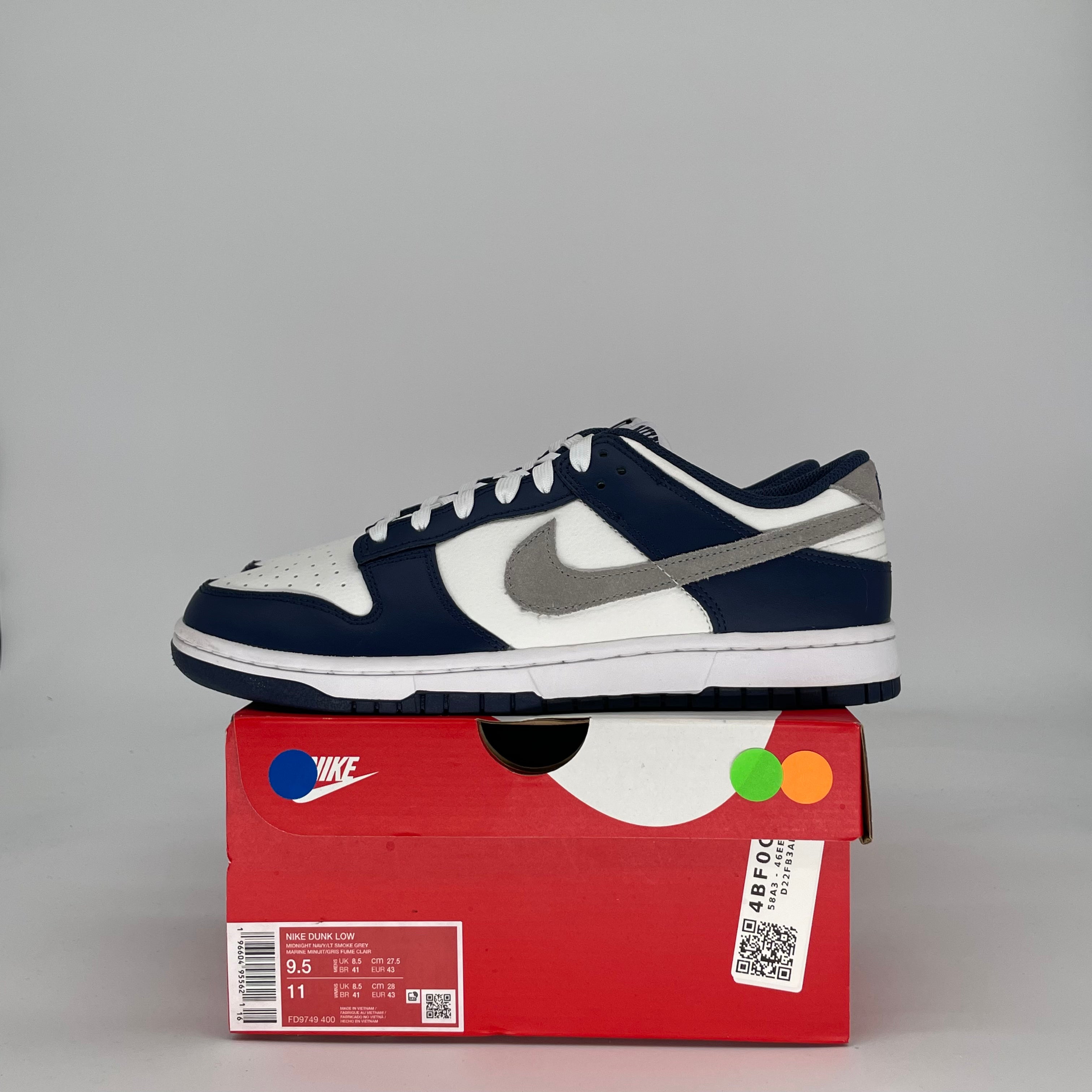 NIKE DUNK LOW SUMMIT WHITE MIDNIGHT NAVY FD9749-400 SIZE 9.5/11W