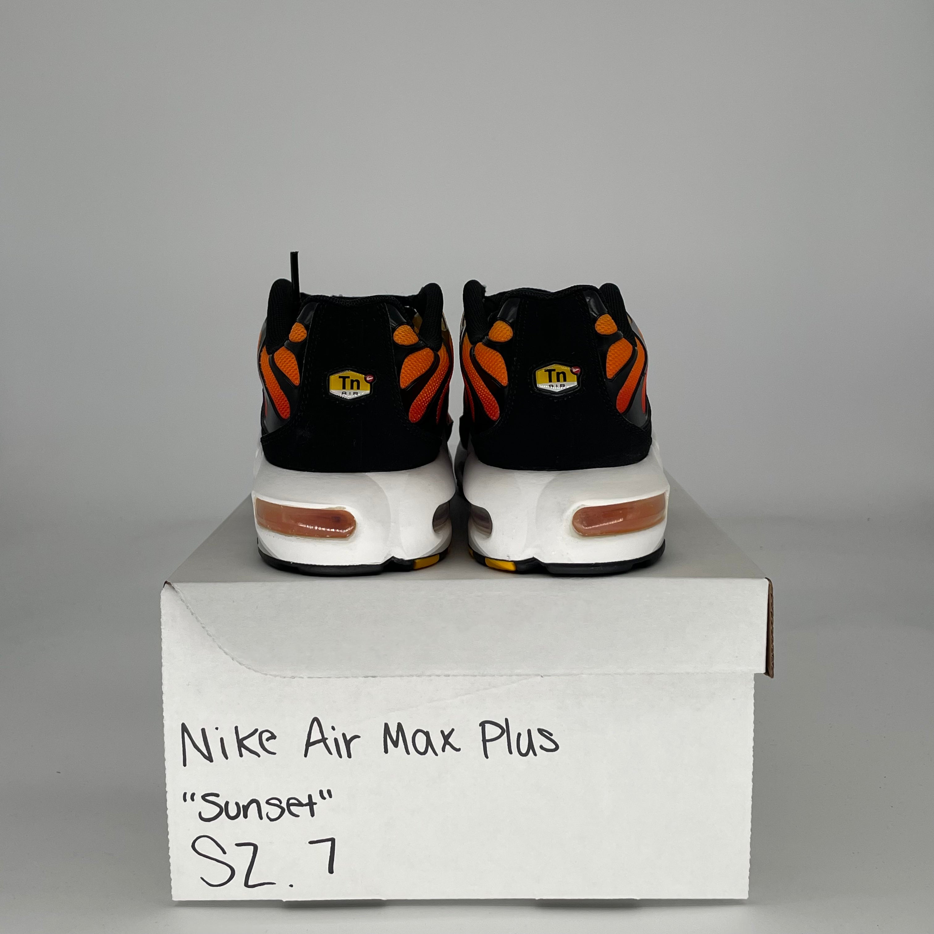NIKE AIR MAX PLUS SUNSET CD0609-029 SIZE 7/8.5W