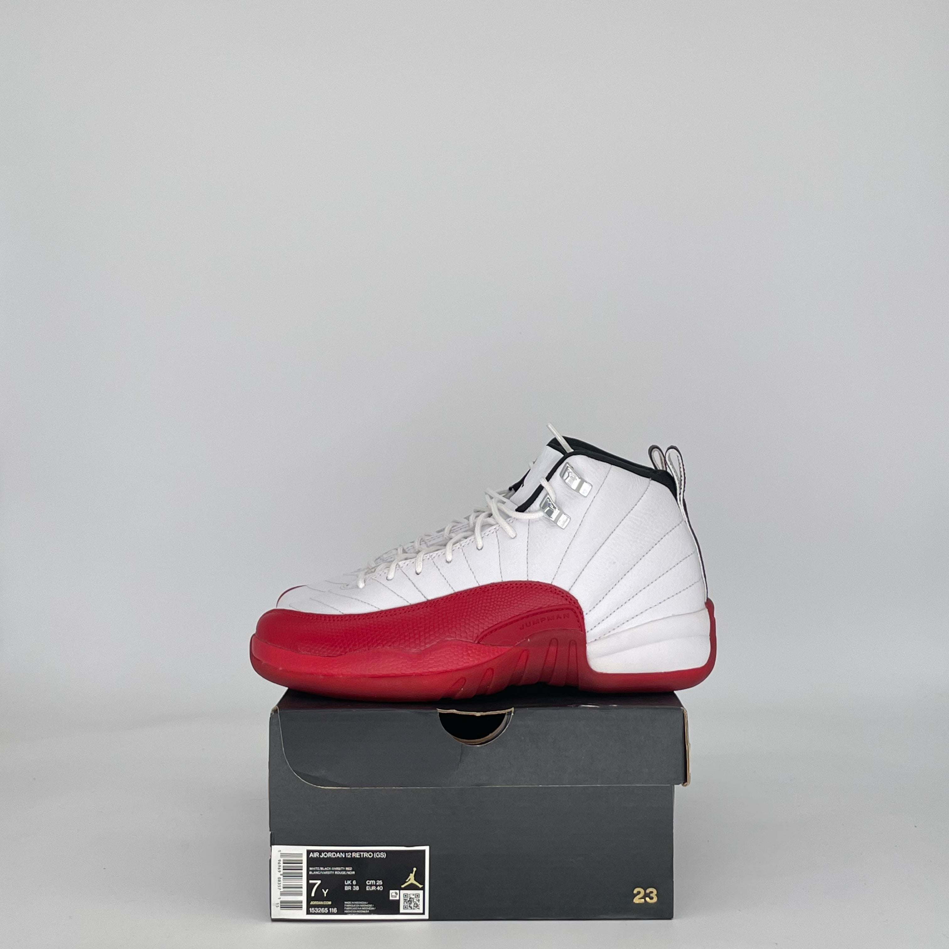 AIR JORDAN 12 CHERRY 153265-116 SIZE 7/8.5W GS