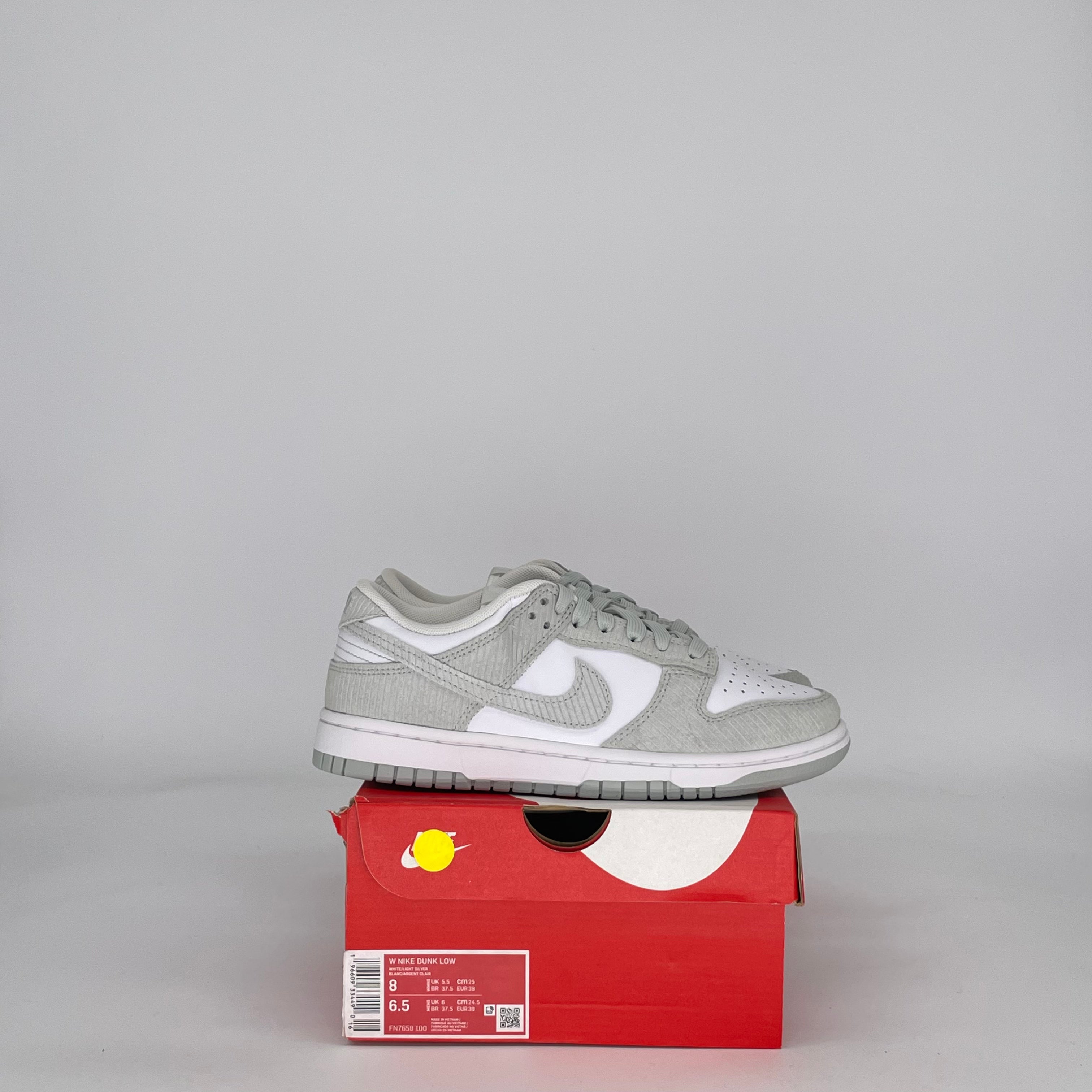 NIKE DUNK LOW LIGHT SILVER CORDUROY FN7658-100 SIZE 6.5/8W GS