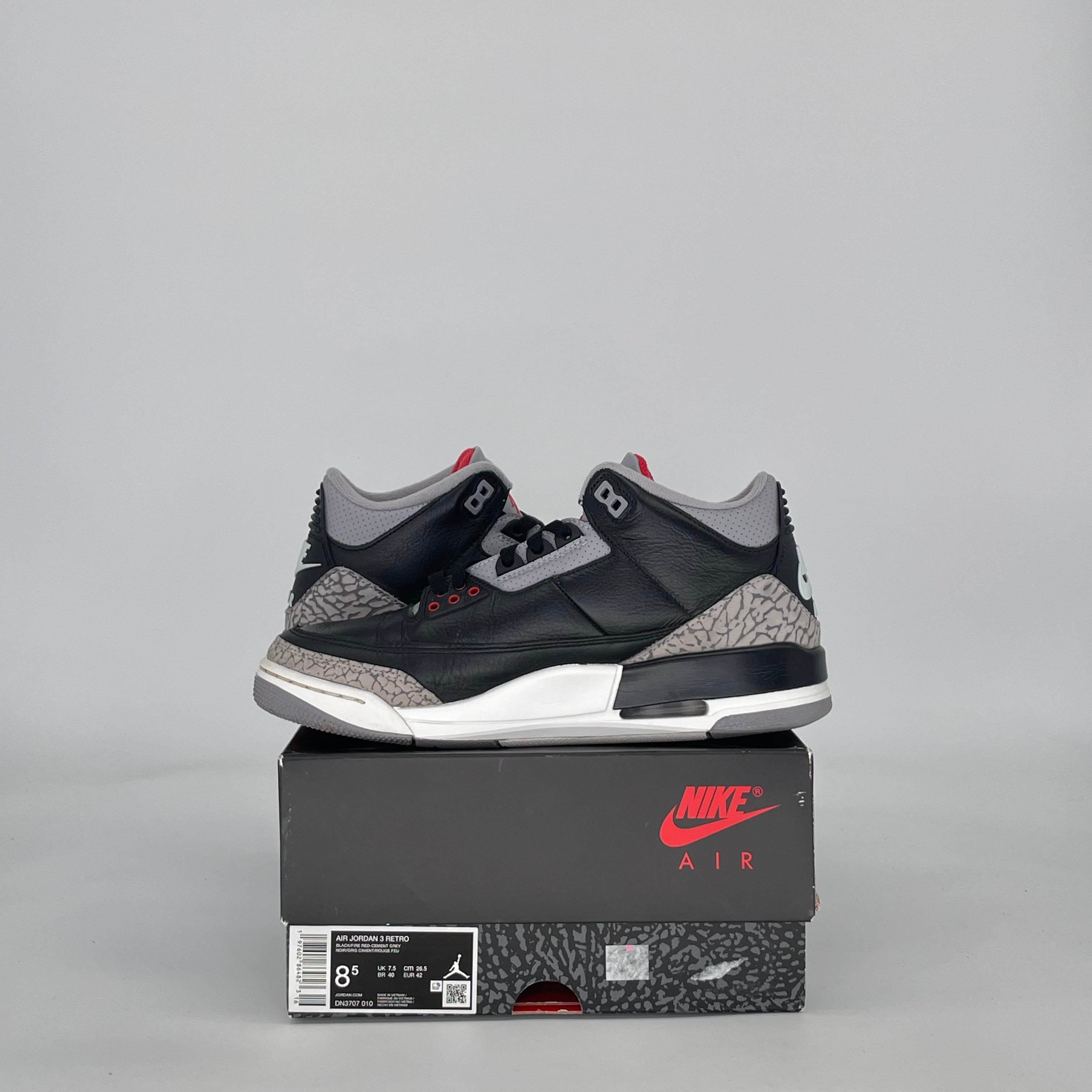 AIR JORDAN 3 BLACK CEMENT DN3707-010 SIZE 8.5/10W