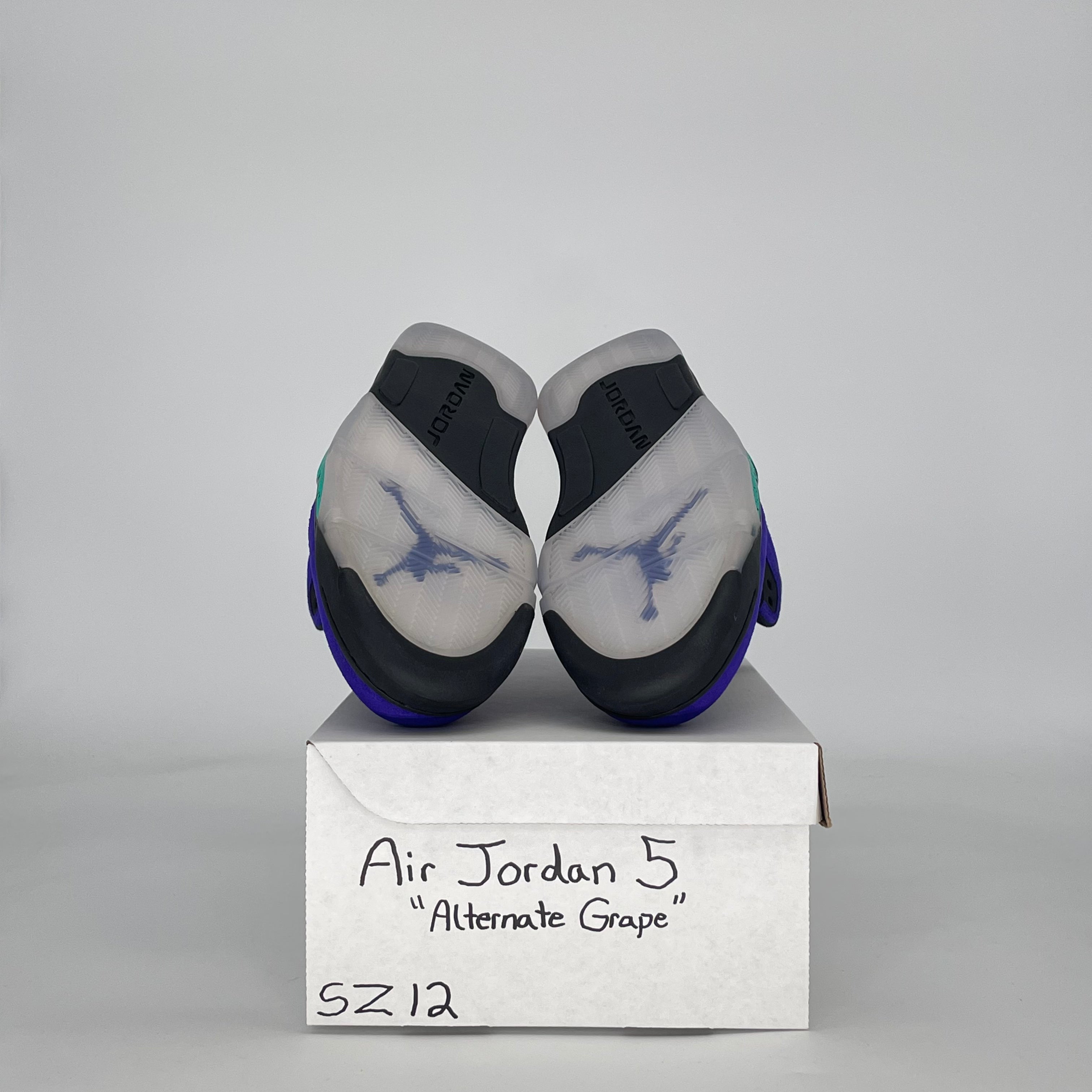 AIR JORDAN 5 ALTERNATE GRAPE 136027-500 SIZE 12/13.5W