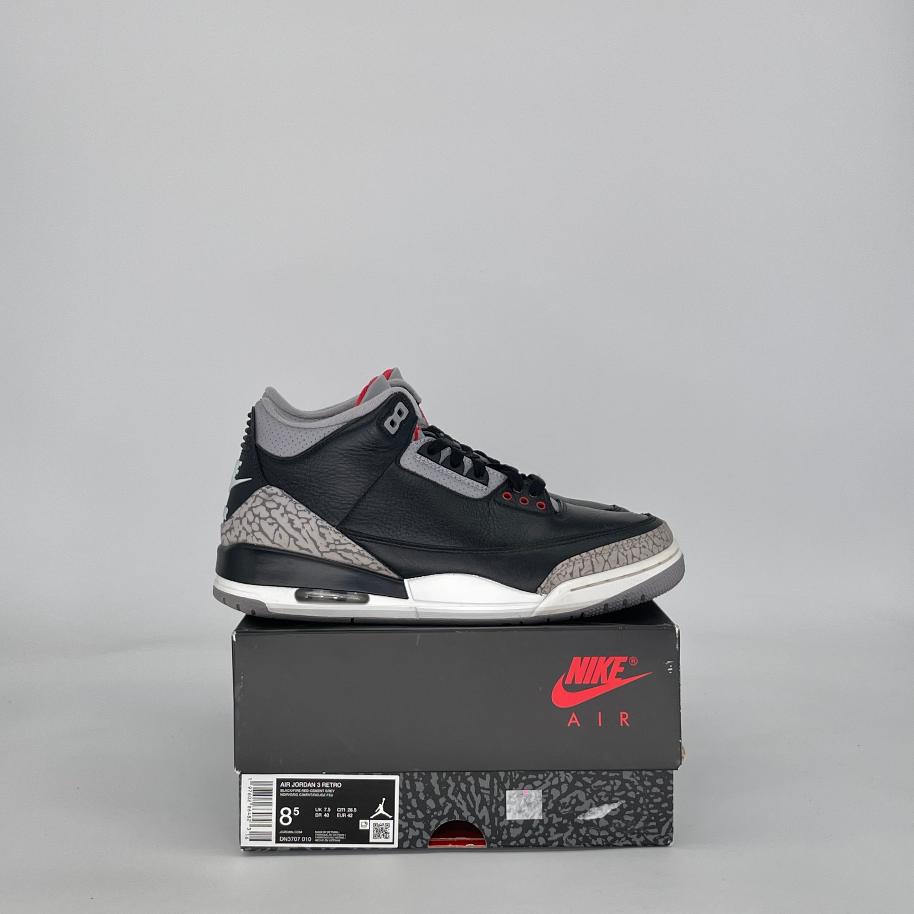AIR JORDAN 3 BLACK CEMENT DN3707-010 SIZE 8.5/10W