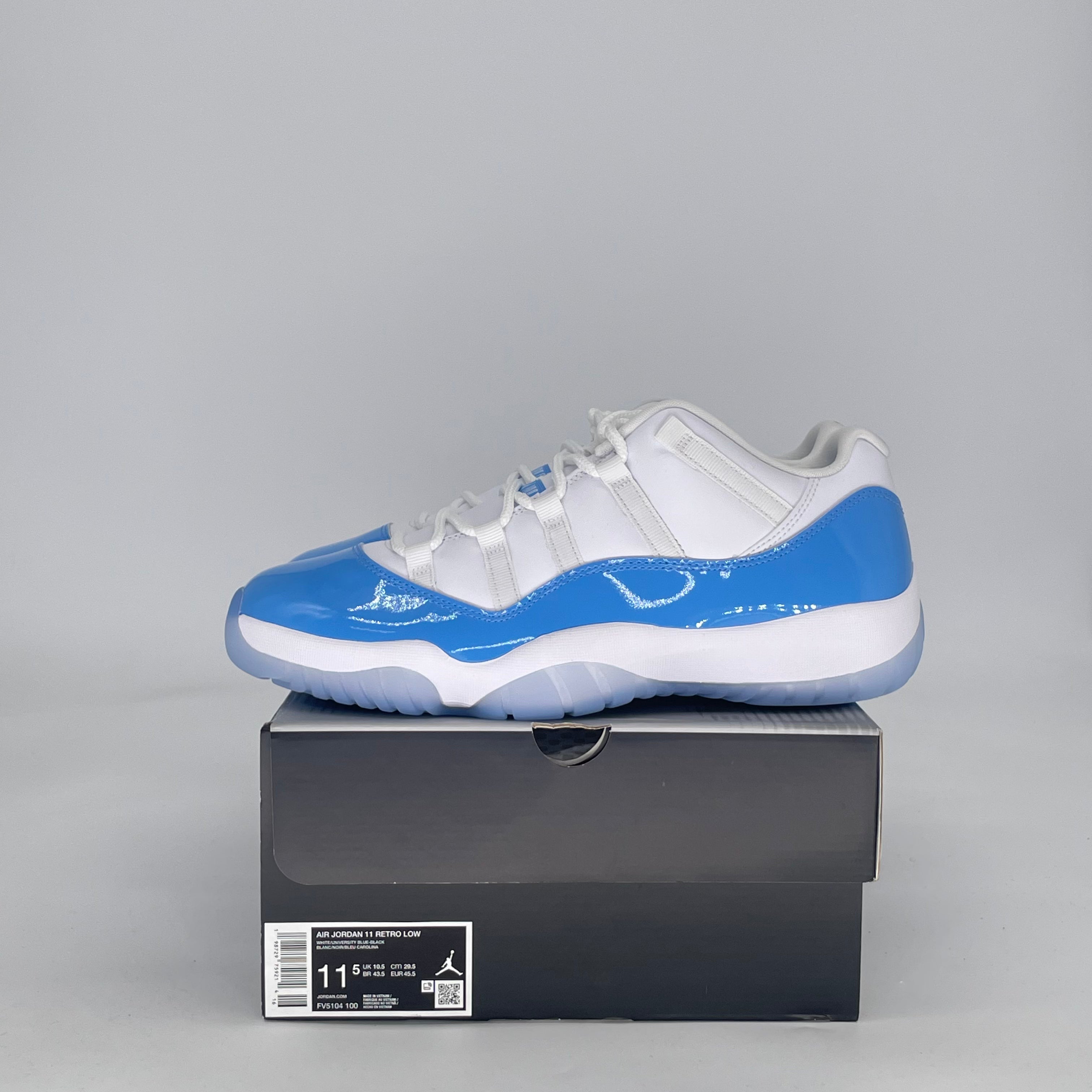 AIR JORDAN 11 LOW UNIVERSITY BLUE FV5104-100 SIZE 11.5/13W