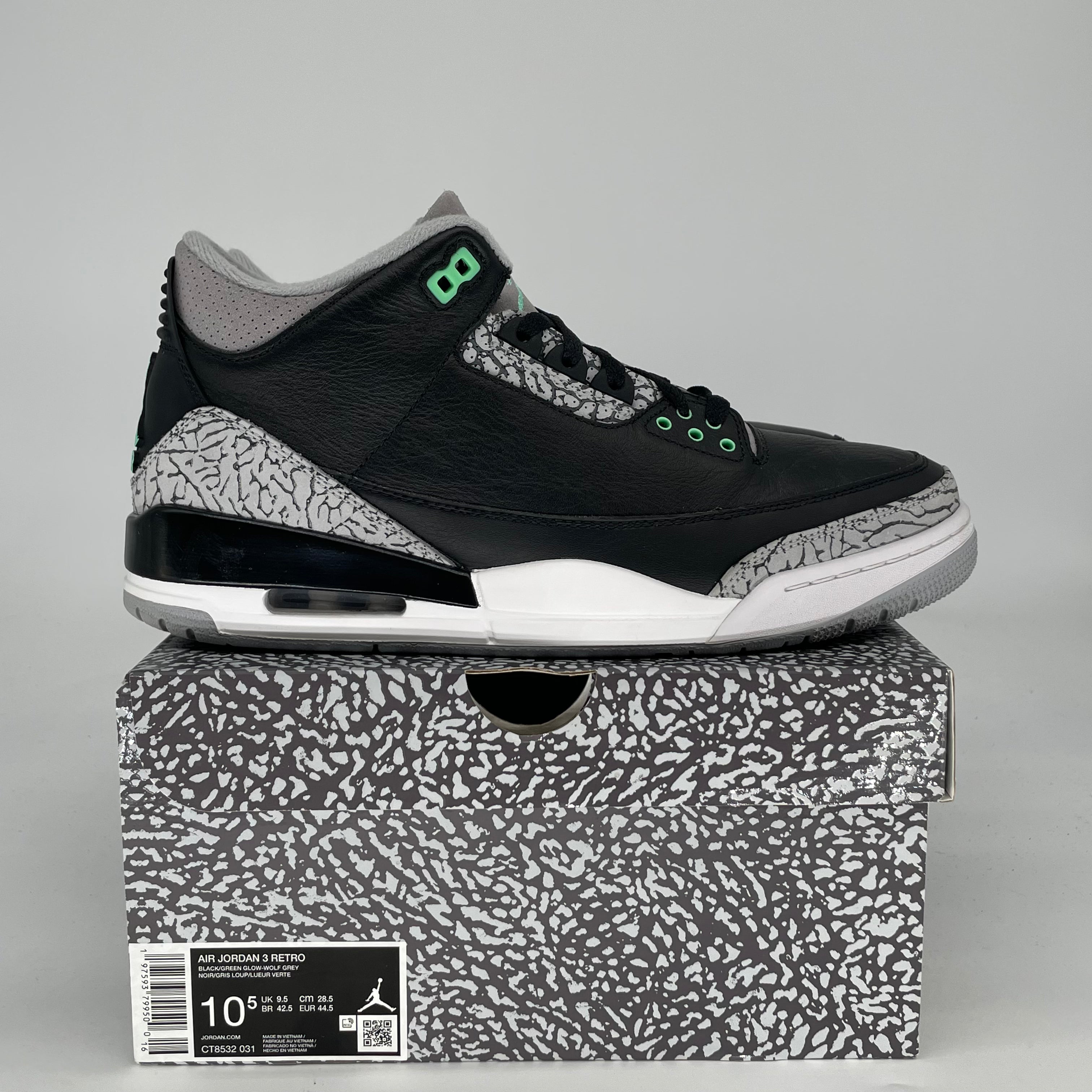 AIR JORDAN 3 GREEN GLOW CT8532-031 SIZE 10.5/12W