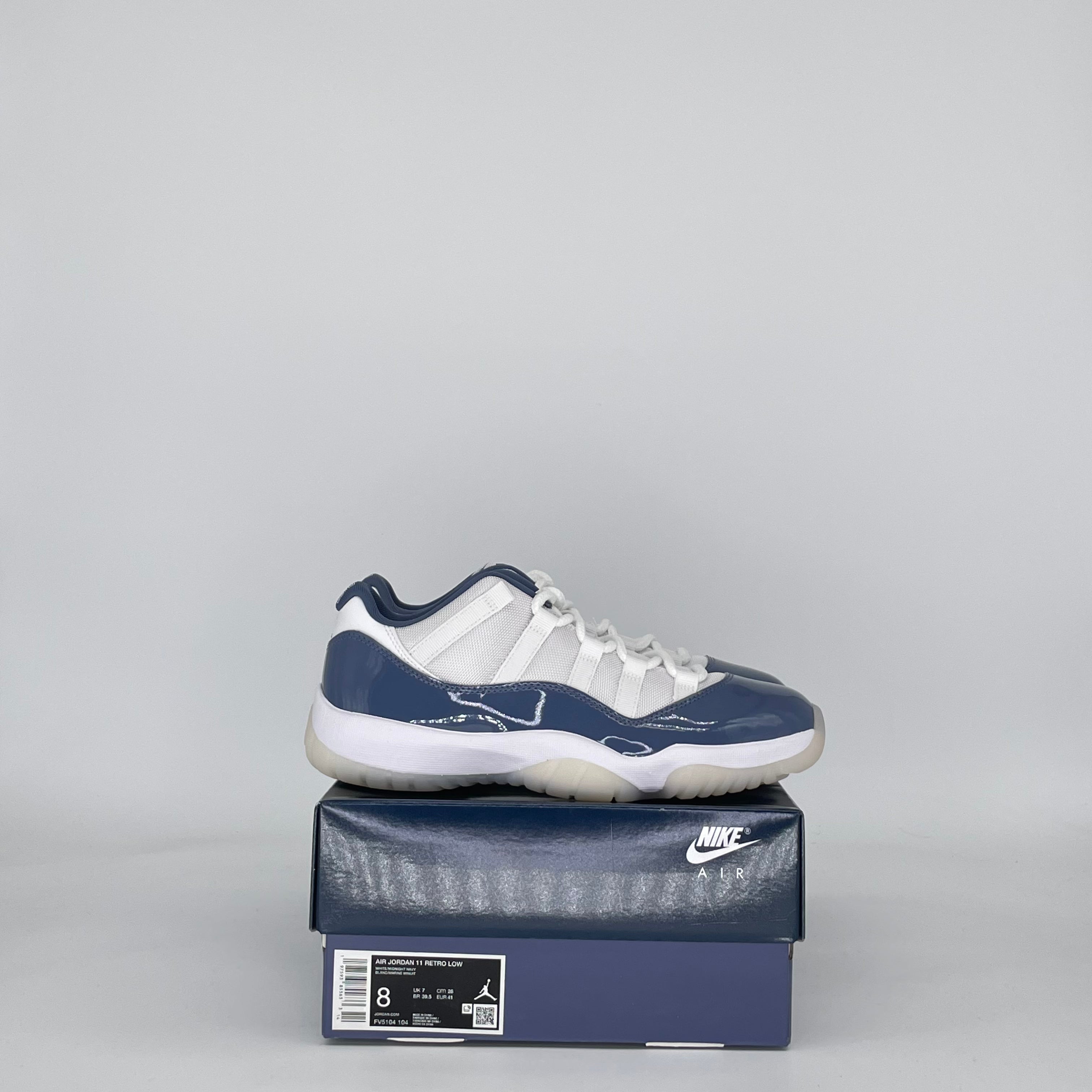 AIR JORDAN 11 LOW DIFFUSED BLUE FV5104-104 SIZE 8/9.5W