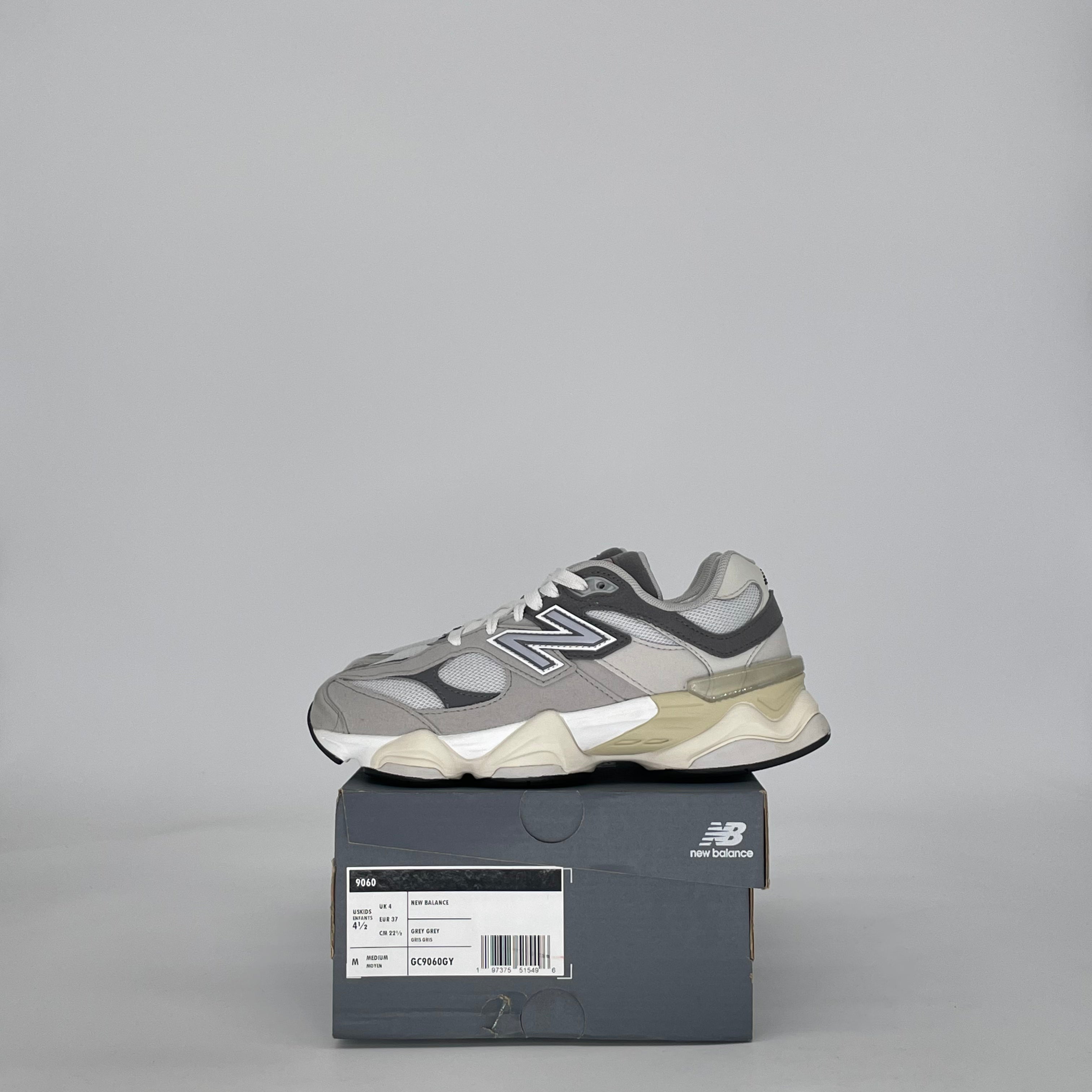 NEW BALANCE 9060 RAIN CLOUD GC9060GY SIZE 4.5/6W GS