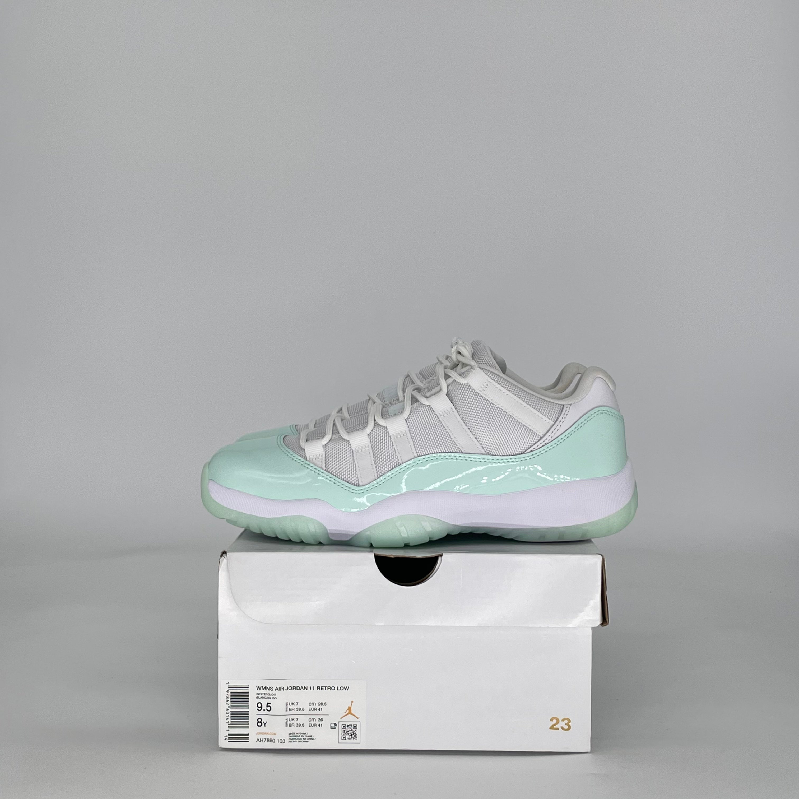 AIR JORDAN 11 LOW IGLOO AH7860-103 SIZE 8/9.5W