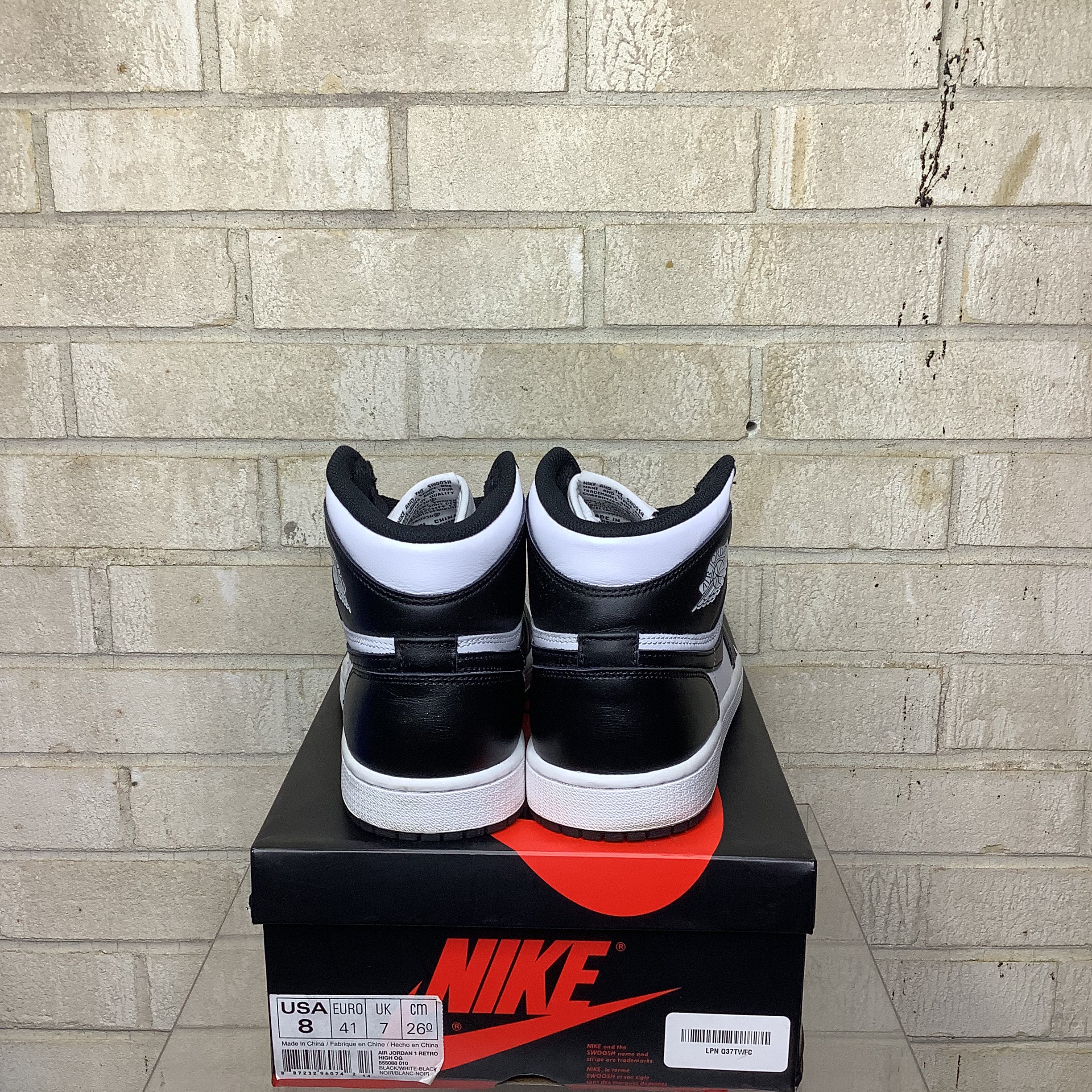 AIR JORDAN 1 BLACK WHITE SIZE 8/9.5W 555088-010