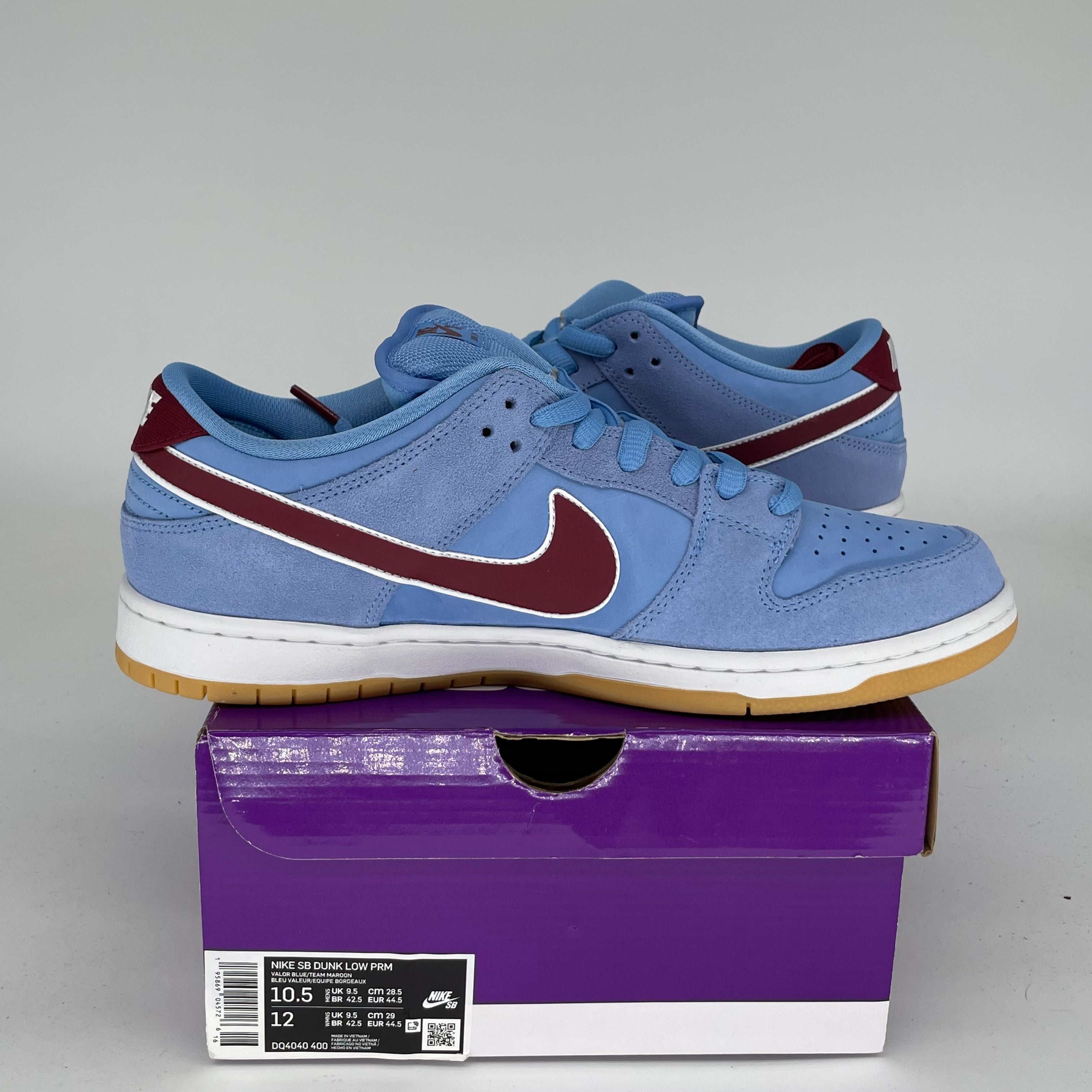 NIKE SB DUNK LOW PHILADELPHIA PHILLIES SIZE 10.5 DQ4040-400