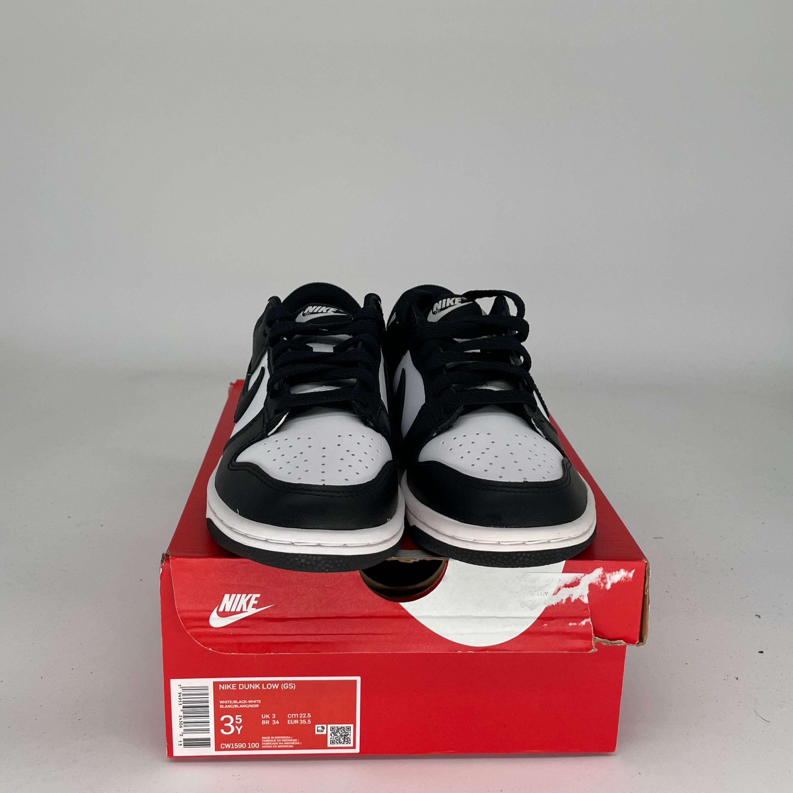 NIKE DUNK LOW PANDA SIZE 3.5Y CW1590-100