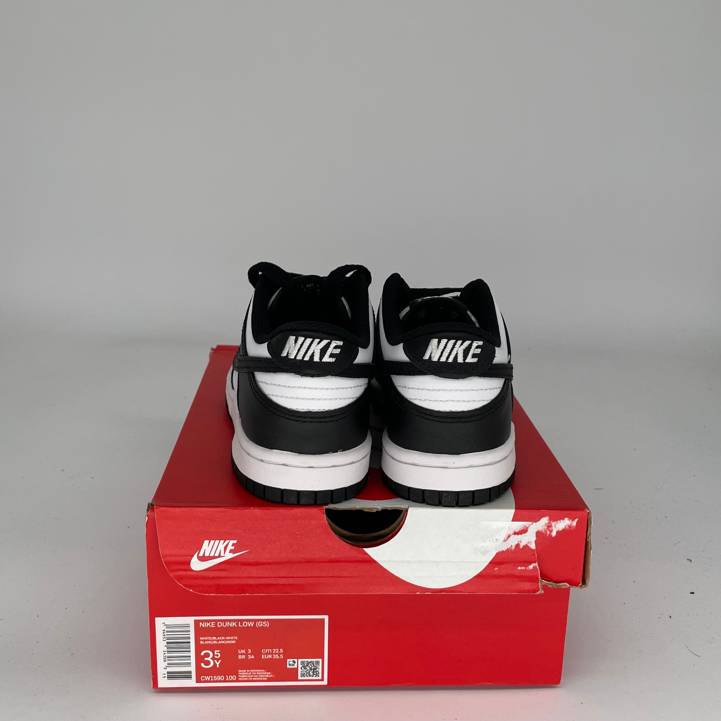 NIKE DUNK LOW PANDA SIZE 3.5Y CW1590-100