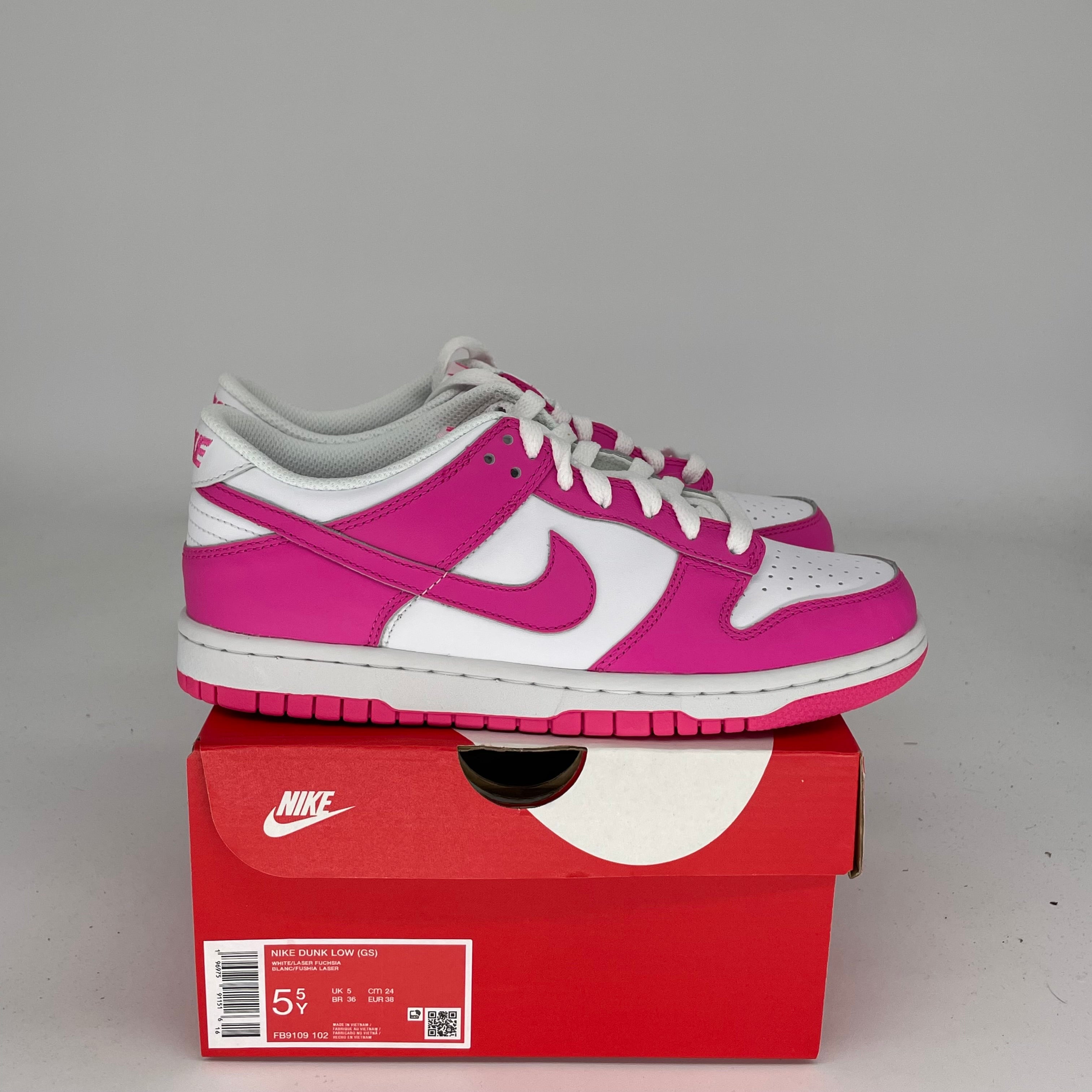 NIKE DUNK LOW LASER FUCHSIA SIZE 5.5Y FB9109-102