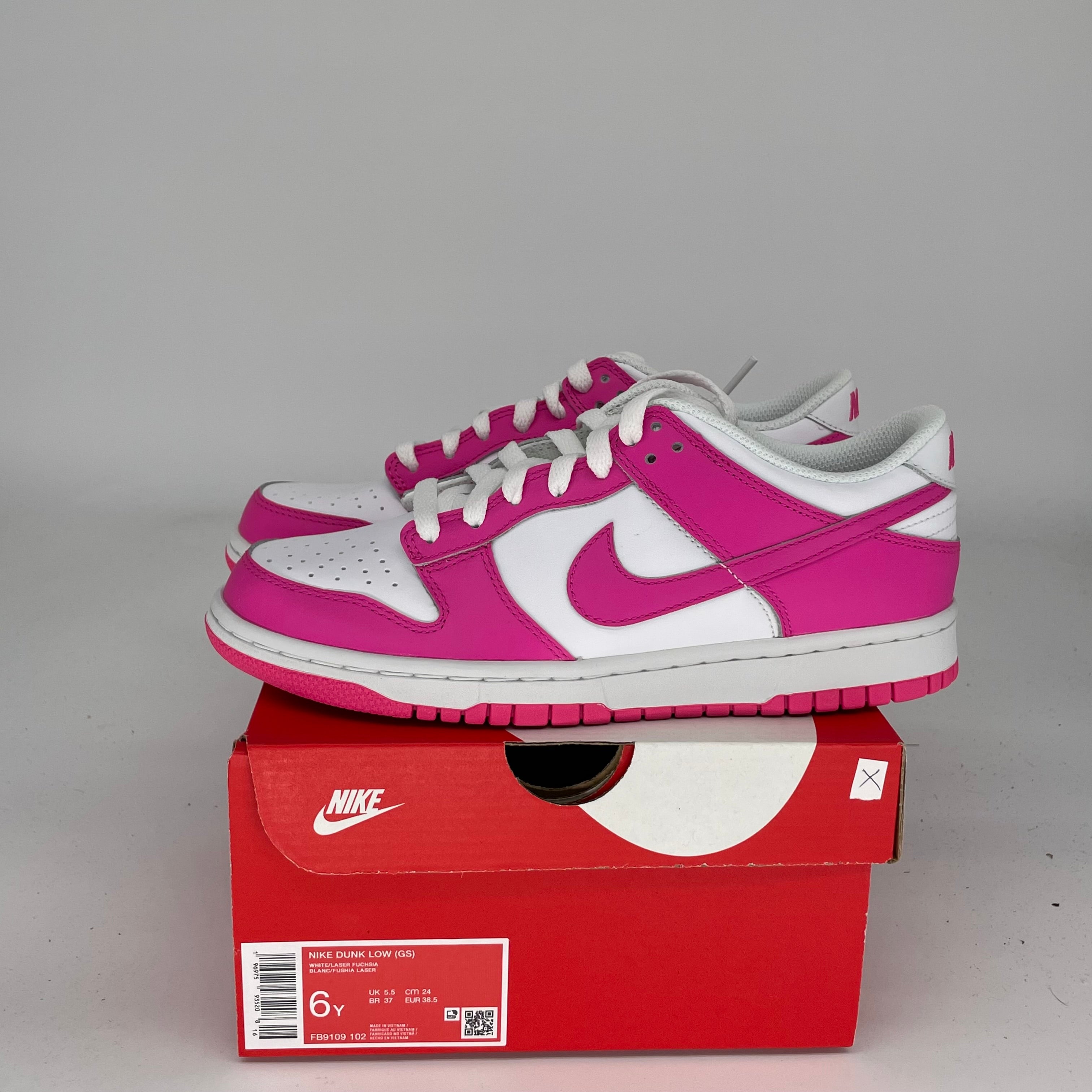 NIKE DUNK LOW LASER FUCHSIA SIZE 6Y FB9109-102
