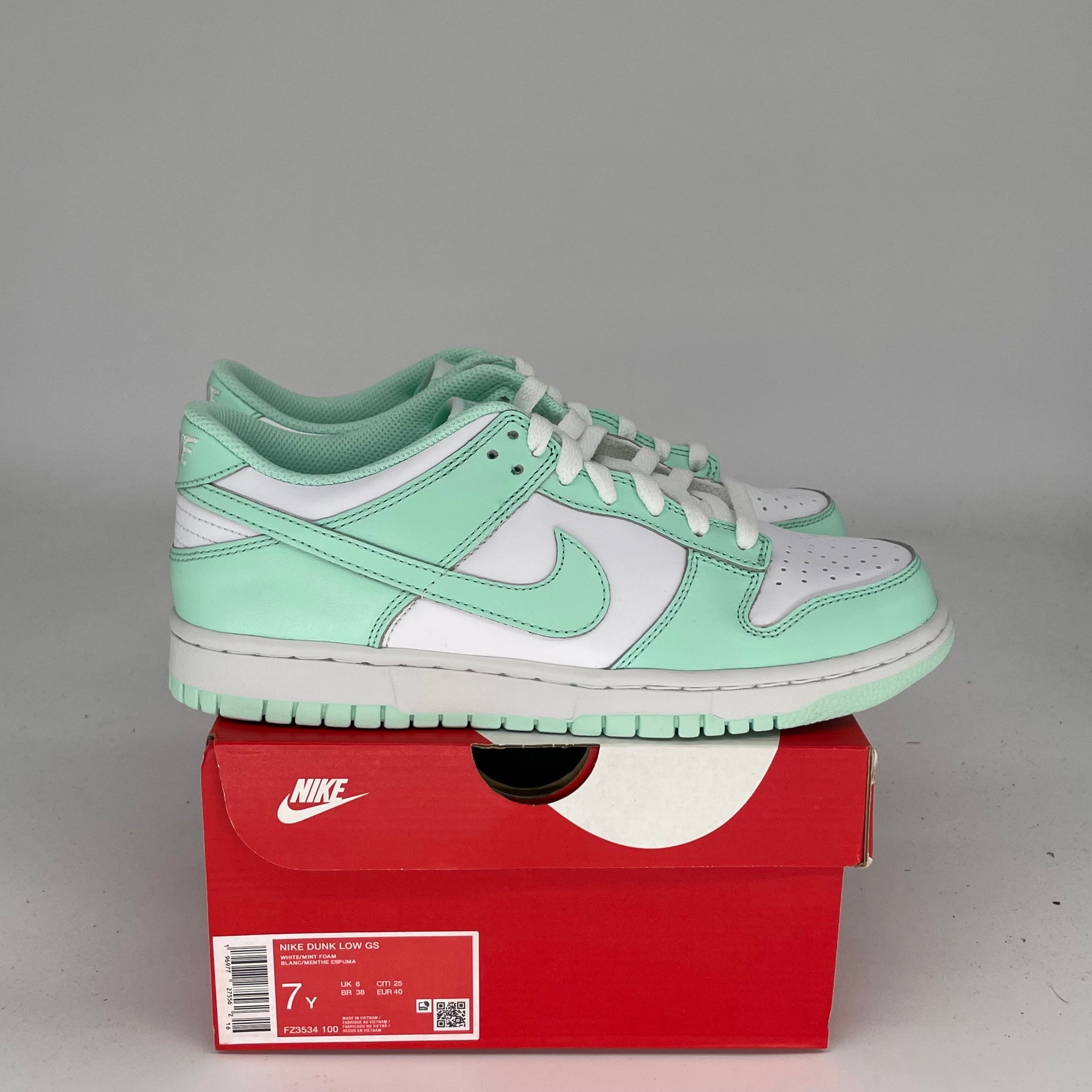 NIKE DUNK LOW MINT FOAM SIZE 7Y FZ3534-100