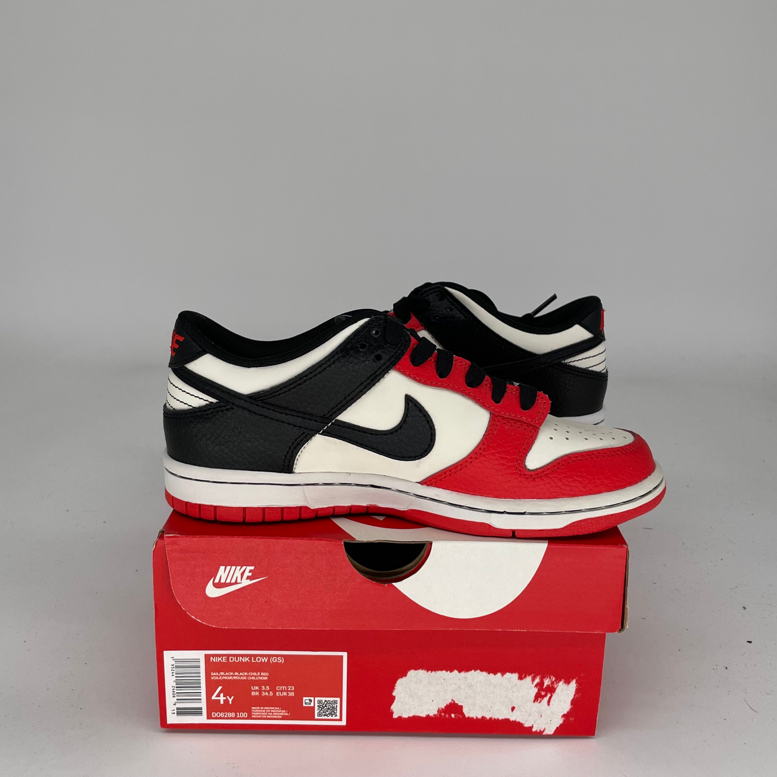 NIKE DUNK LOW NBA 75TH ANNIVERSARY CHICAGO SIZE 4Y DO6288-100