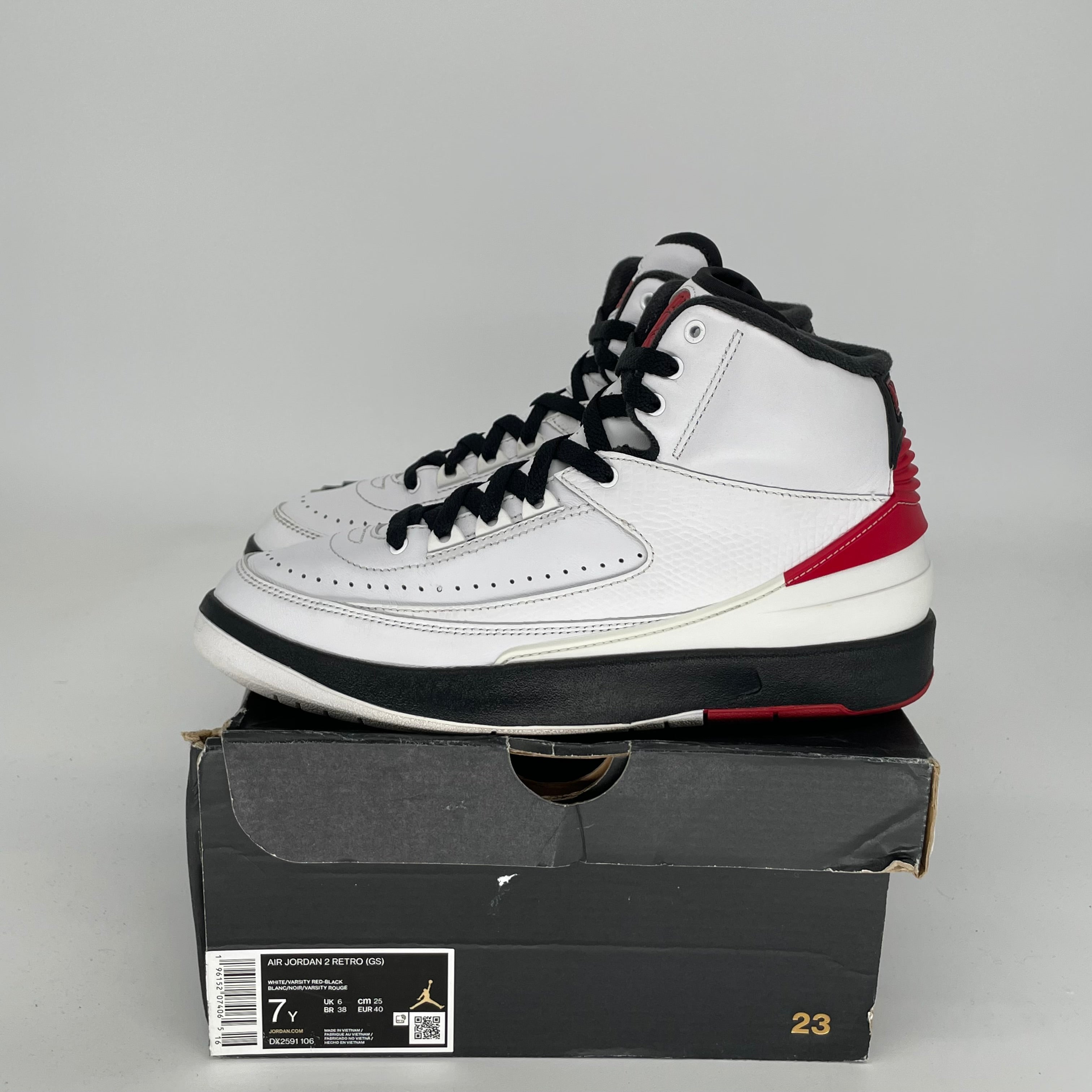 AIR JORDAN 2 CHICAGO SIZE 7Y DX2591-106