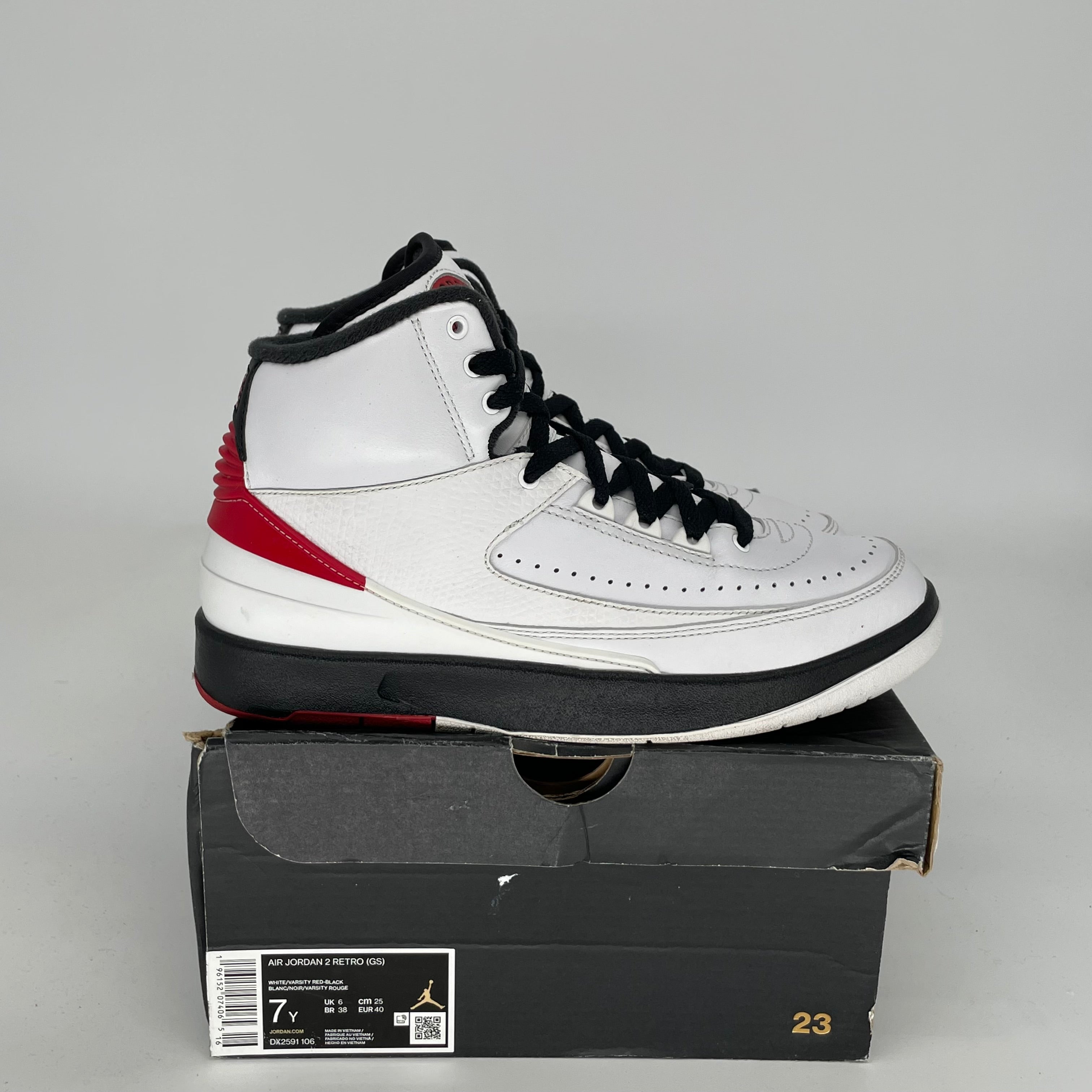 AIR JORDAN 2 CHICAGO SIZE 7Y DX2591-106