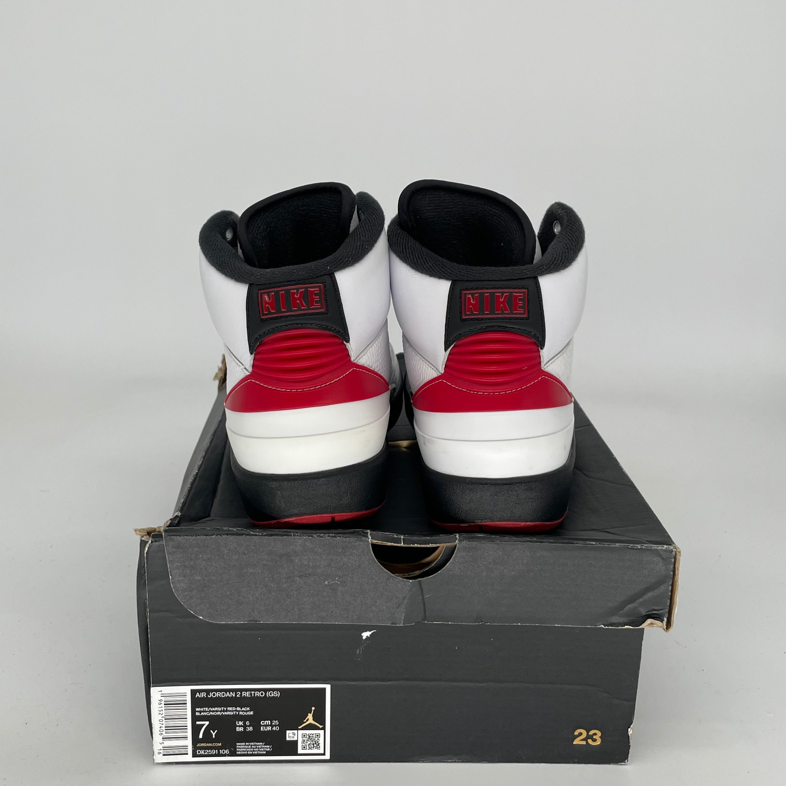 AIR JORDAN 2 CHICAGO SIZE 7Y DX2591-106