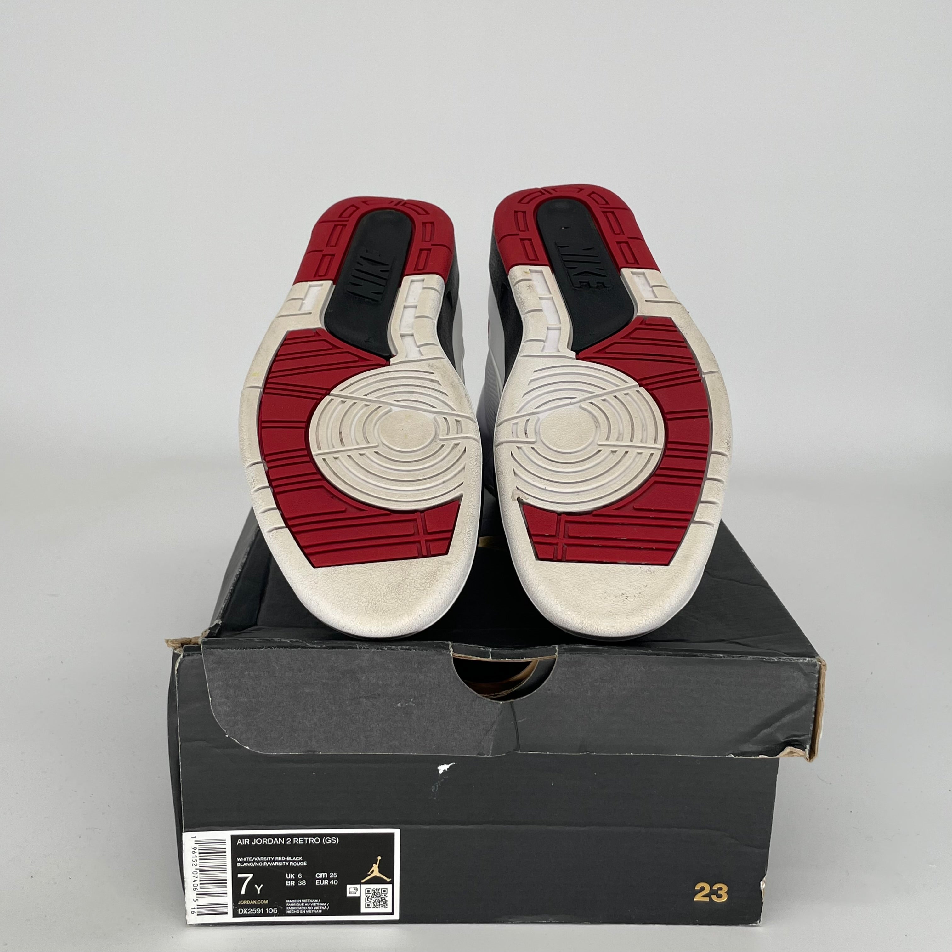 AIR JORDAN 2 CHICAGO SIZE 7Y DX2591-106