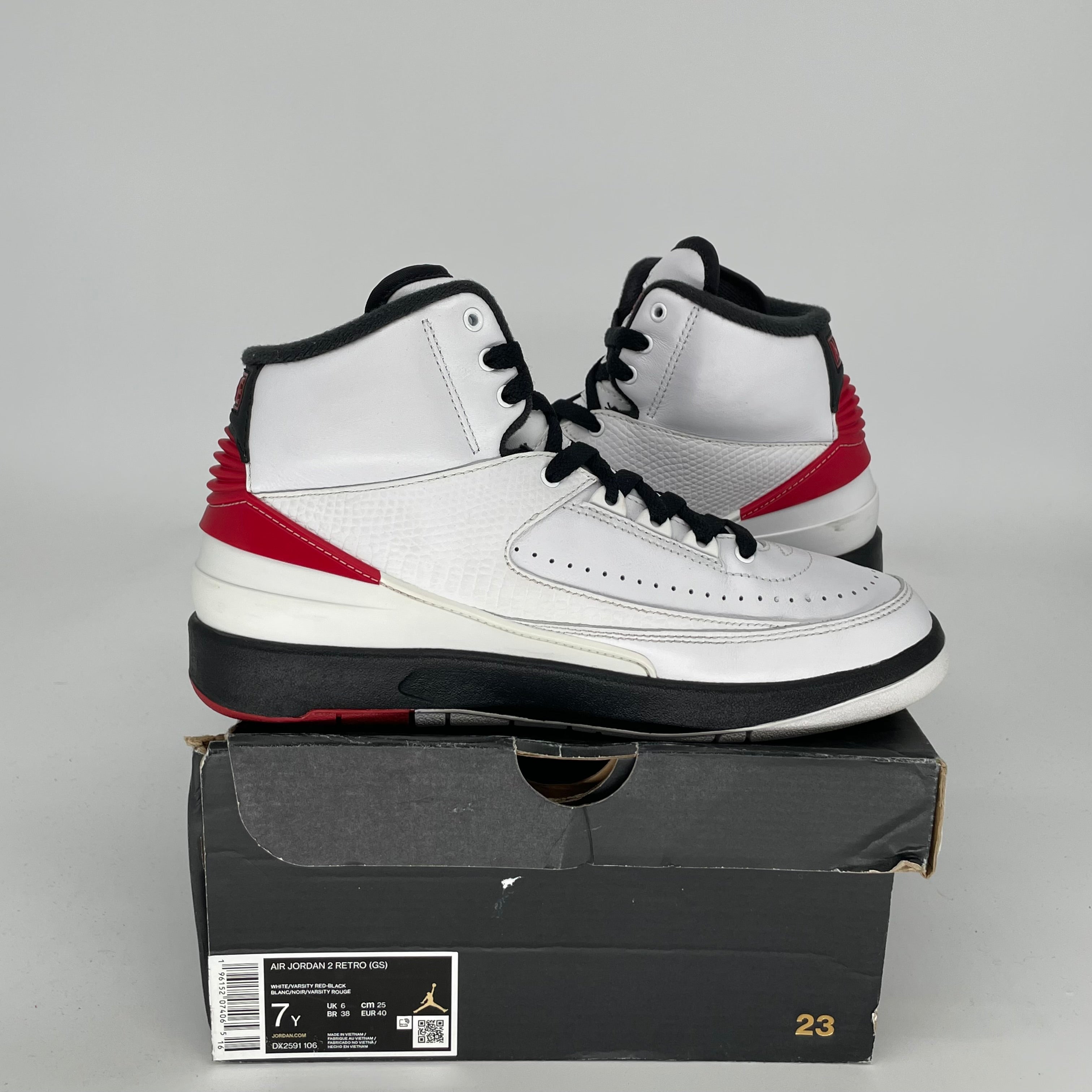 AIR JORDAN 2 CHICAGO SIZE 7Y DX2591-106