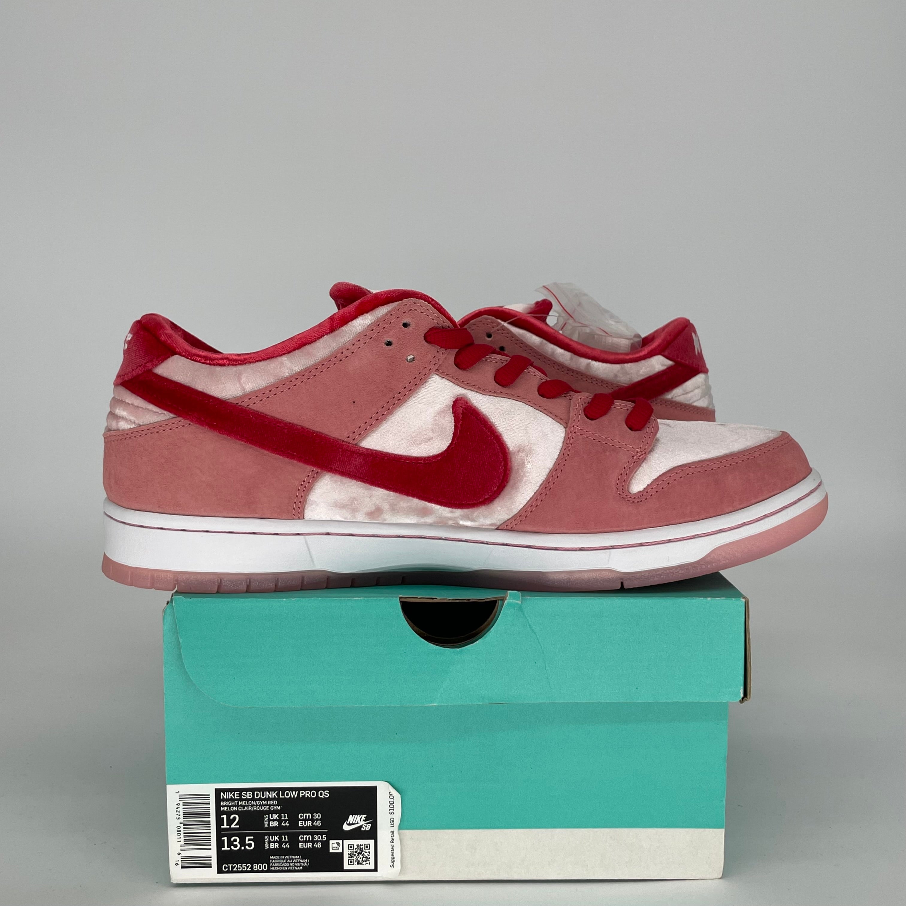 NIKE SB DUNK LOW STRANGE LOVE SIZE 12 CT2552-800
